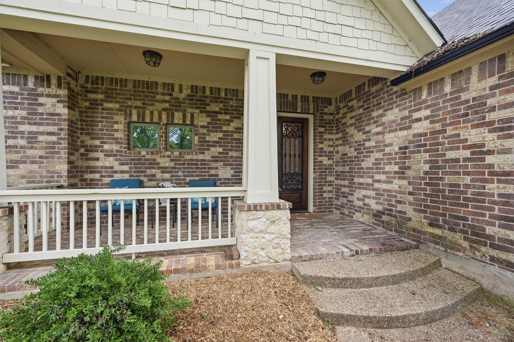 1107 Kiowa Drive E