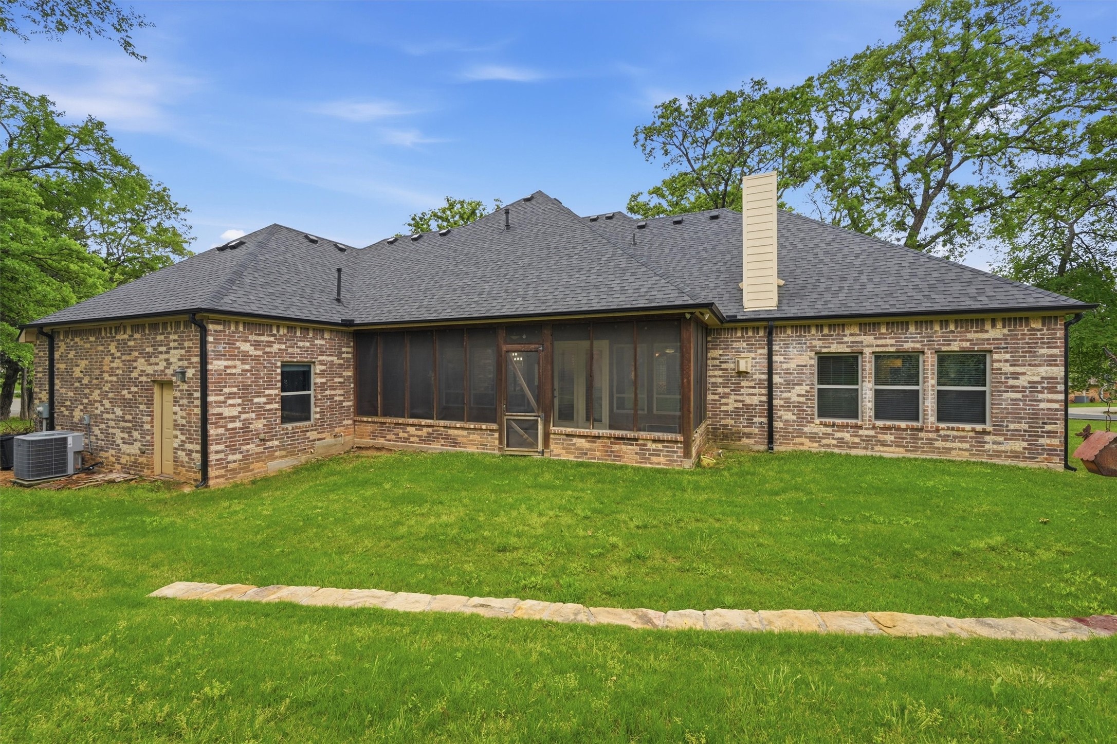 1107 Kiowa Drive E