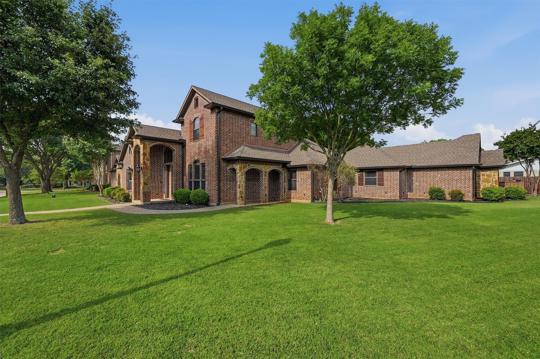 201 Hillside Lane