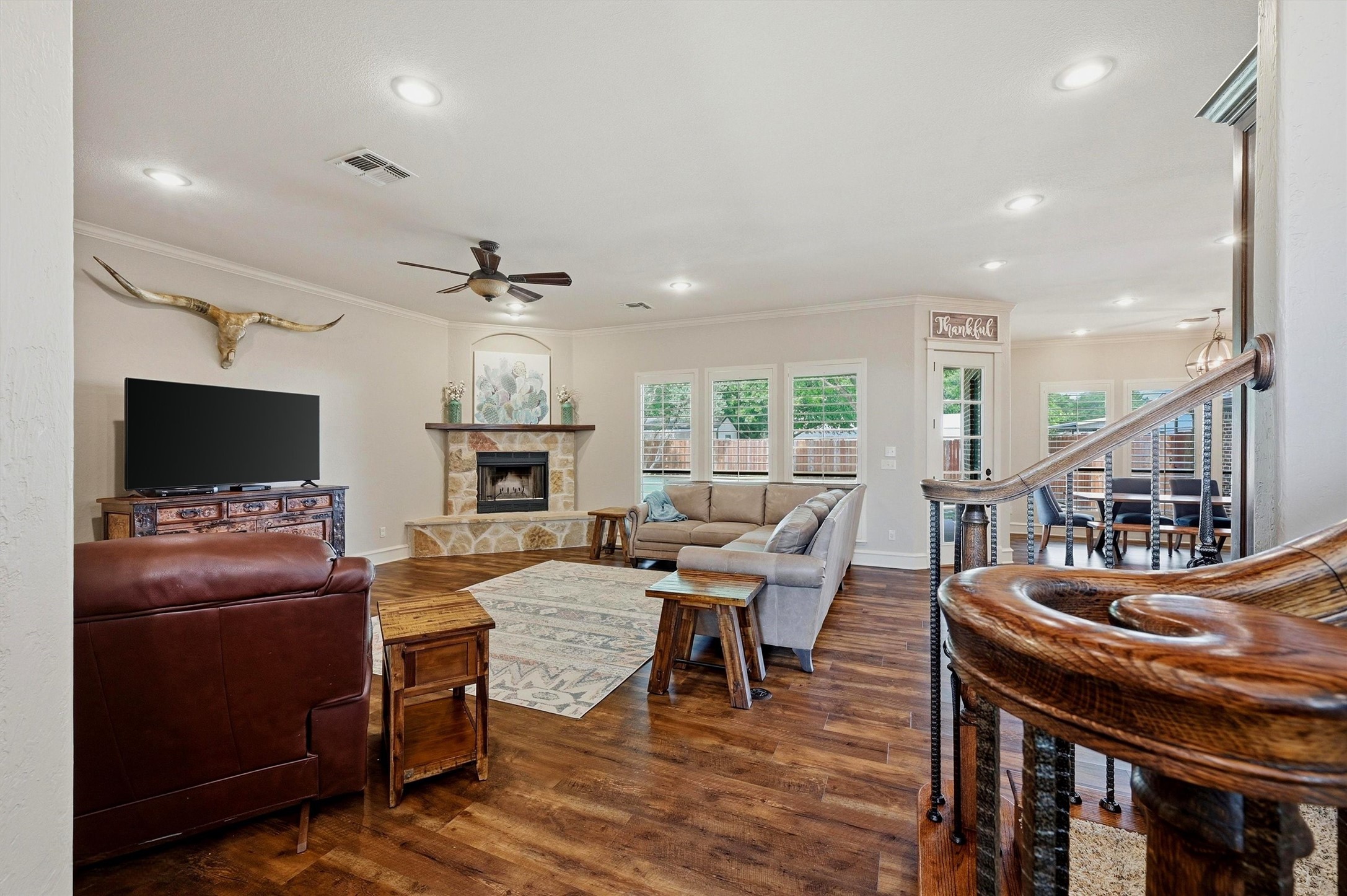 201 Hillside Lane