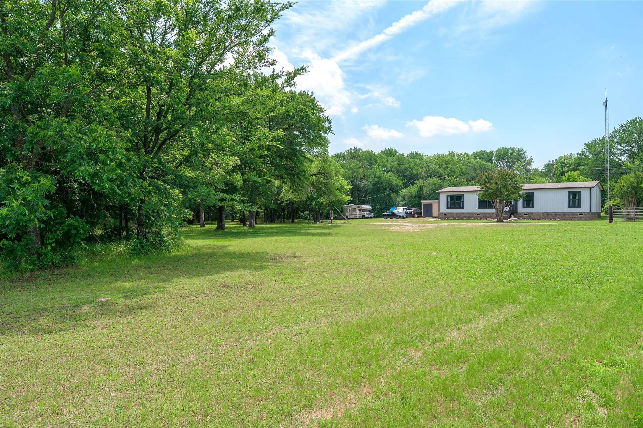 1742 Reynolds Lane