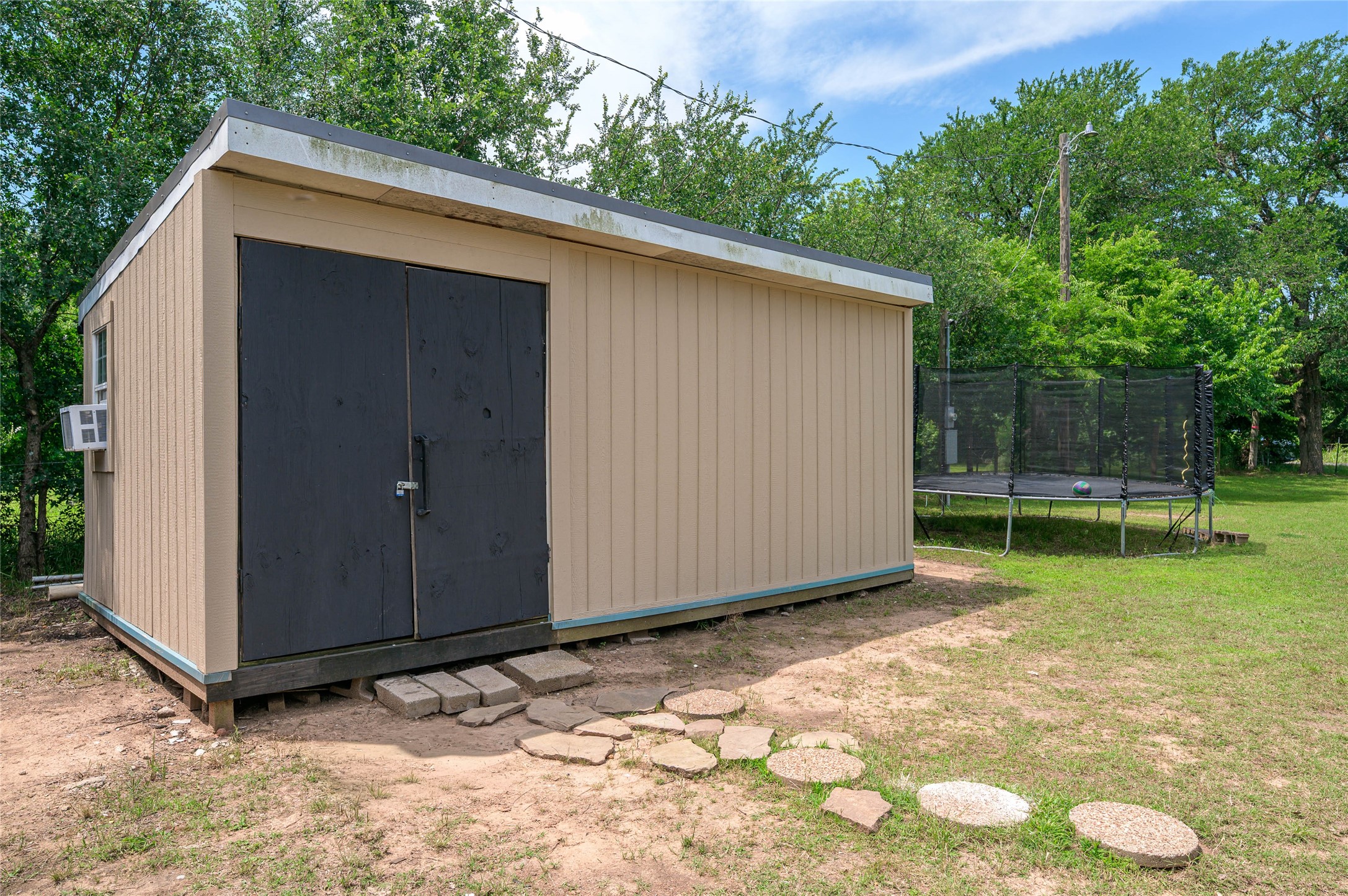 1742 Reynolds Lane