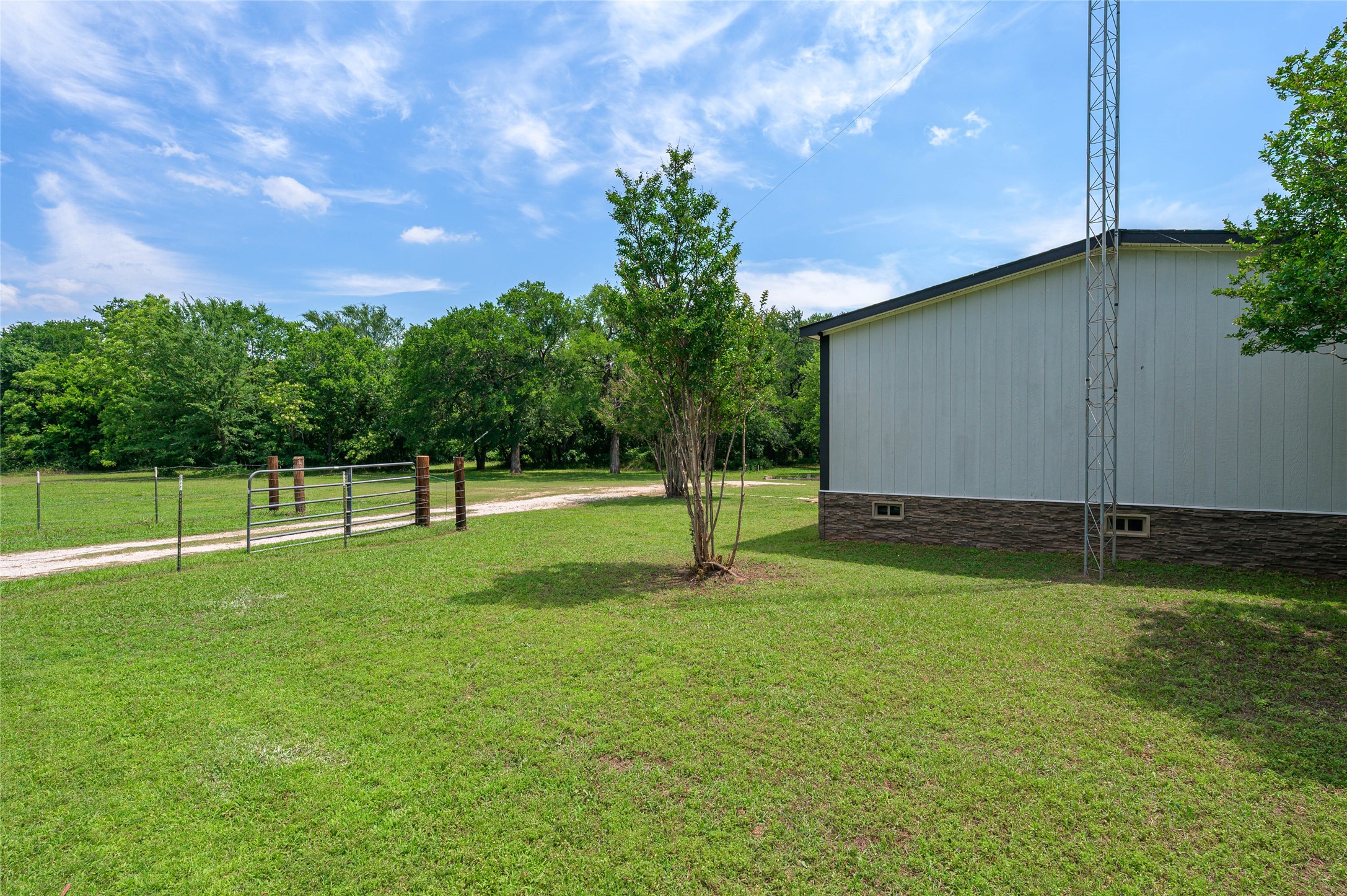 1742 Reynolds Lane