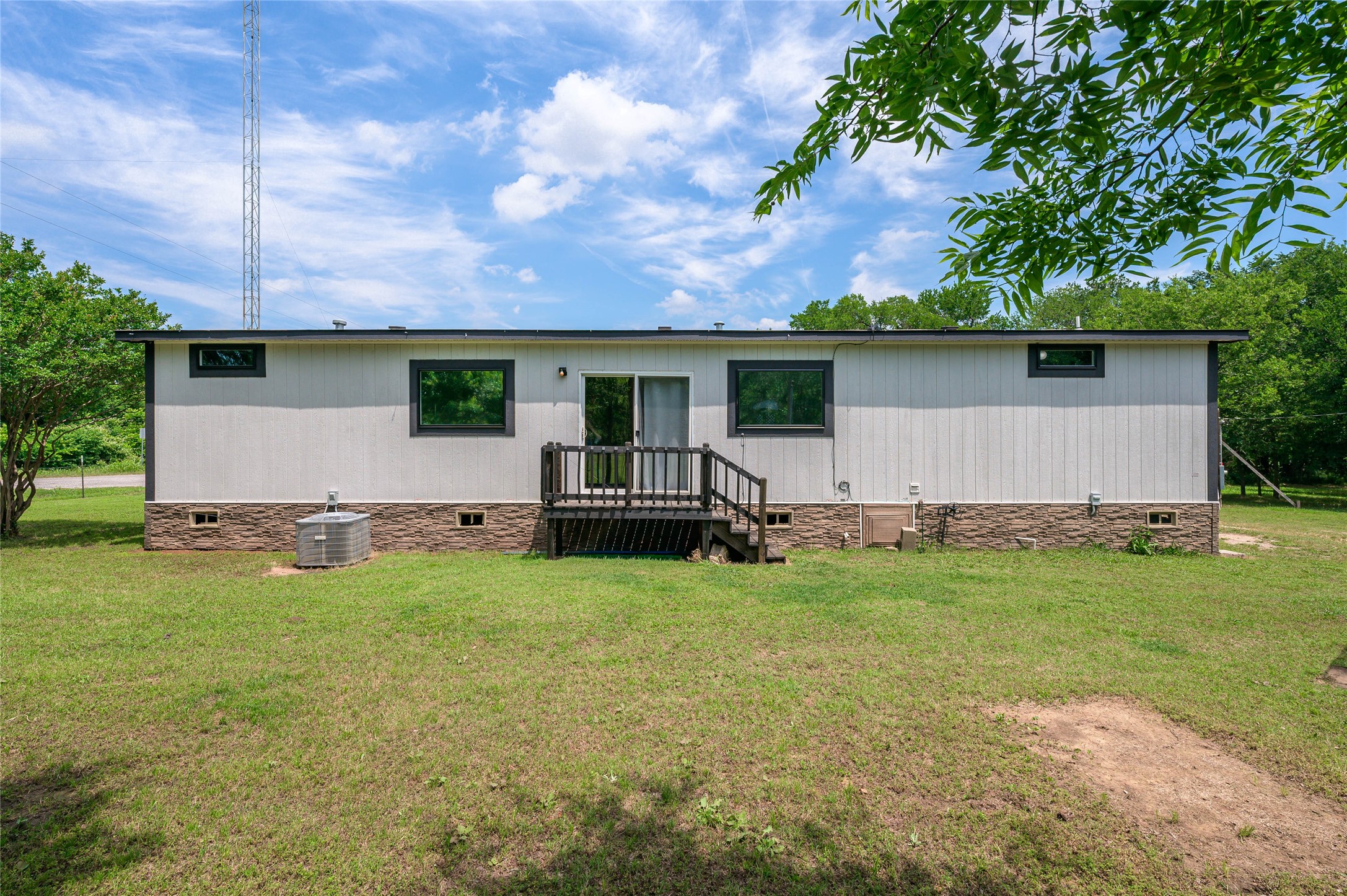 1742 Reynolds Lane