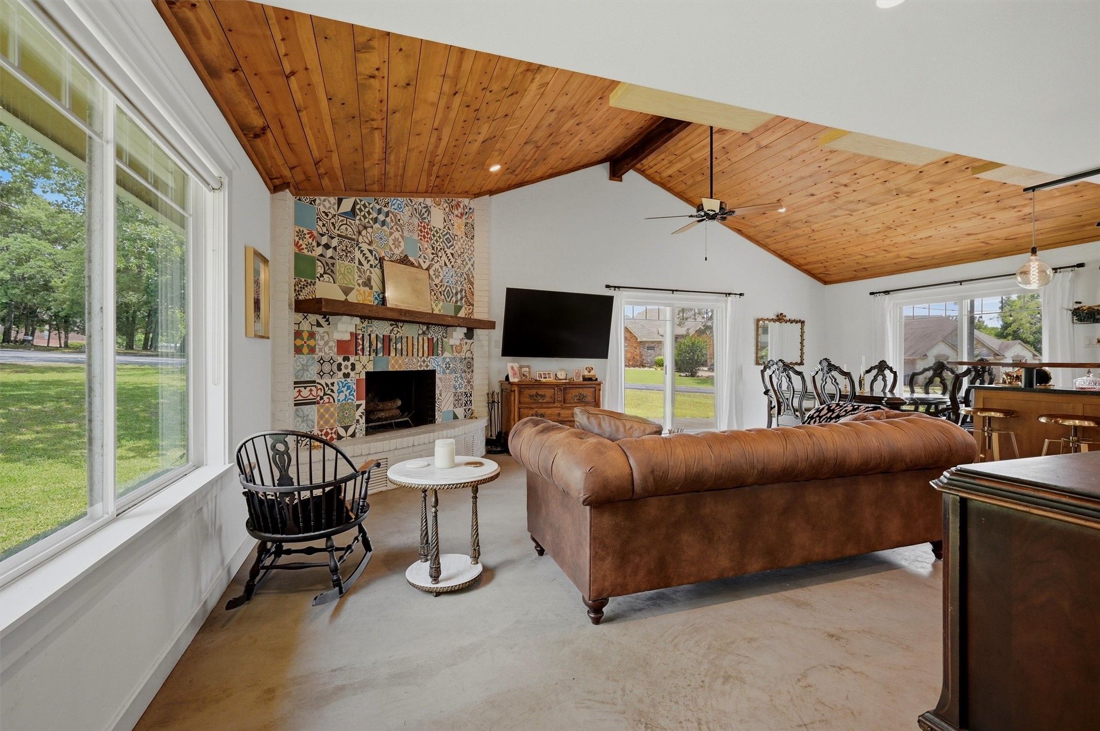 100 Cayuga Cove