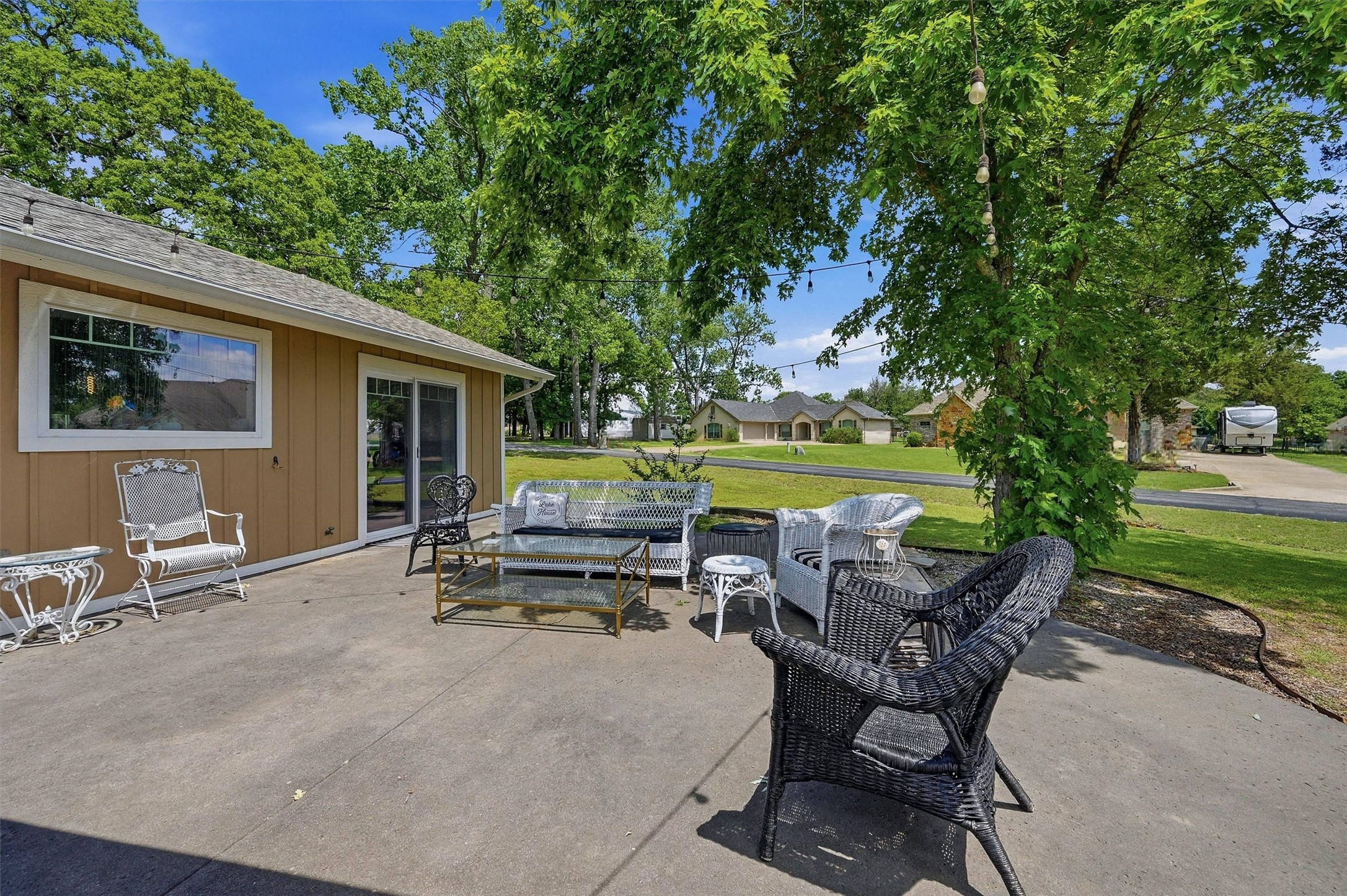 100 Cayuga Cove