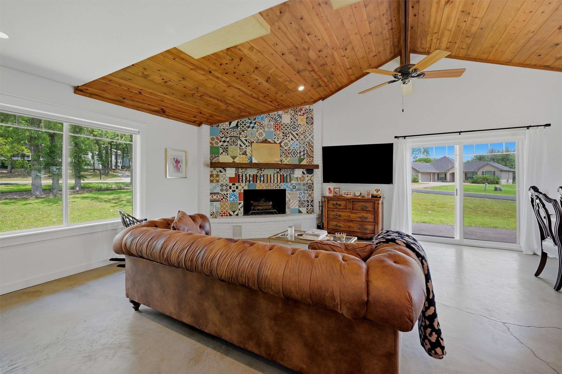100 Cayuga Cove