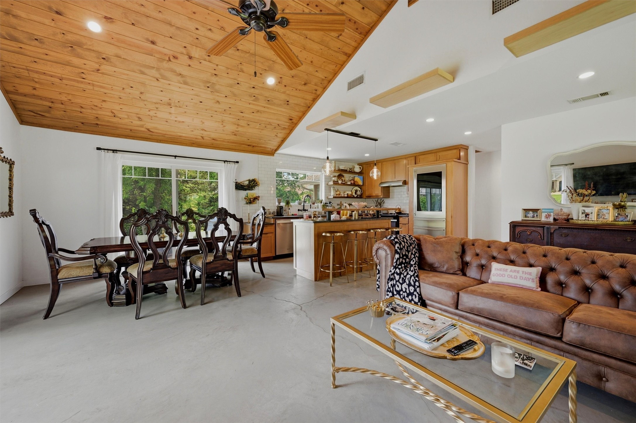 100 Cayuga Cove