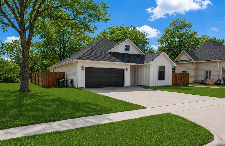 1314 E Pecan Street