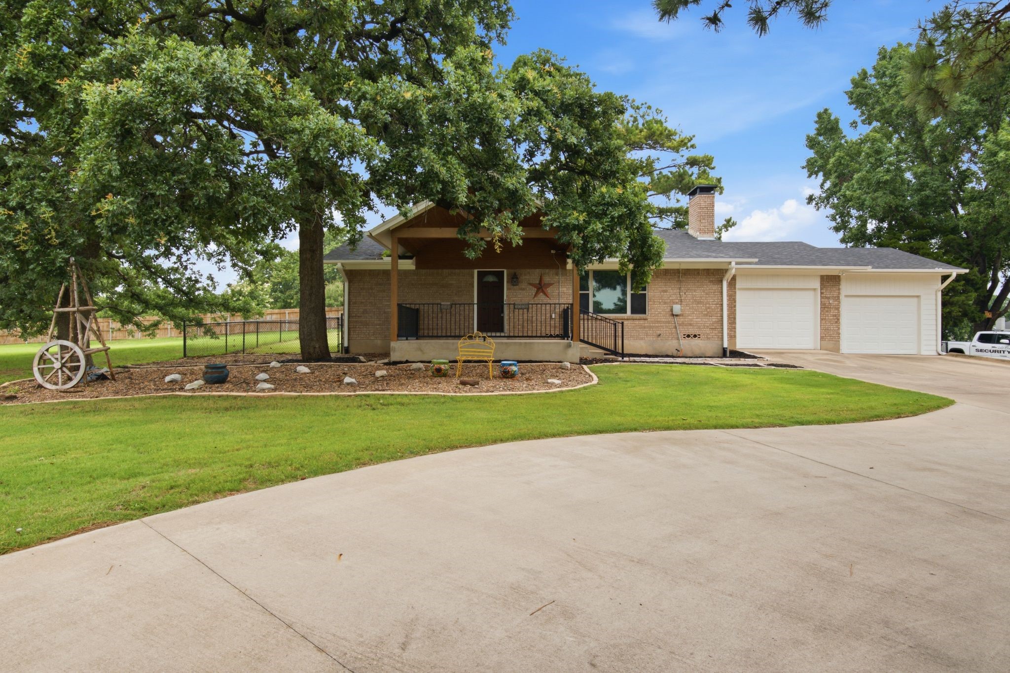 104 Kiowa Drive W