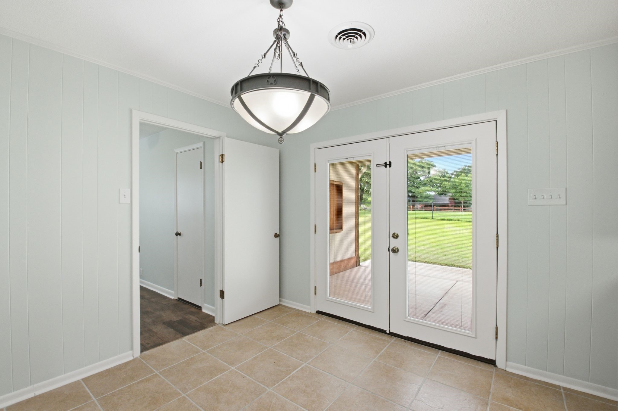 104 Kiowa Drive W