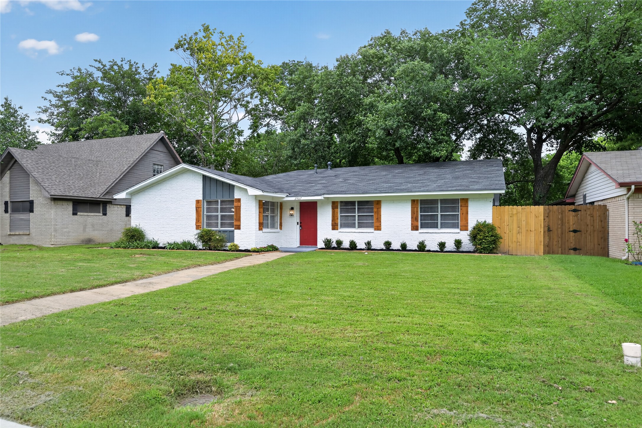 2507 Foxcroft Circle