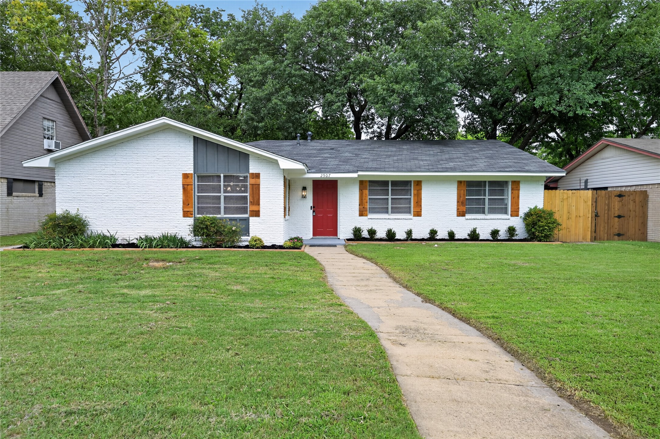 2507 Foxcroft Circle
