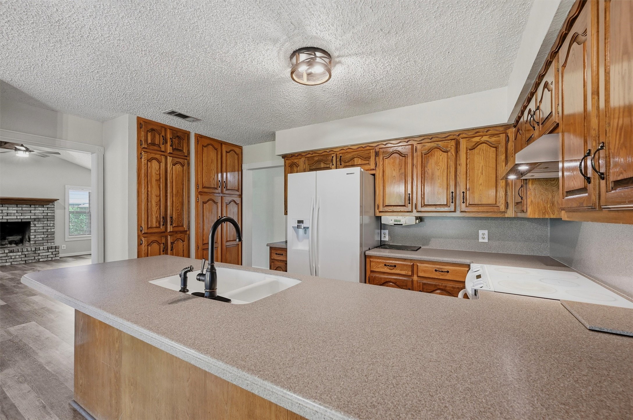 1344 Kiowa Drive E