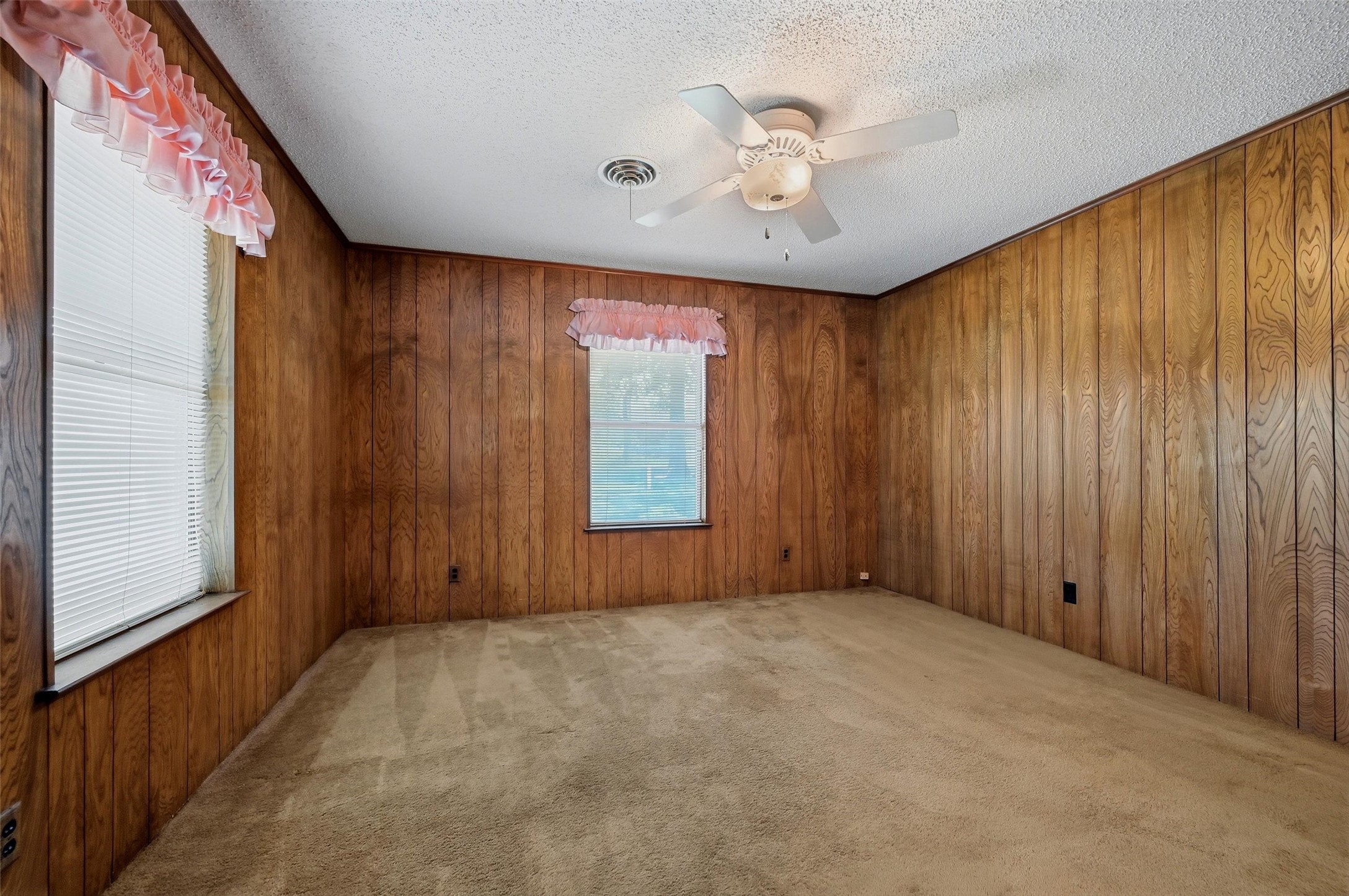 100 Mohican Trail