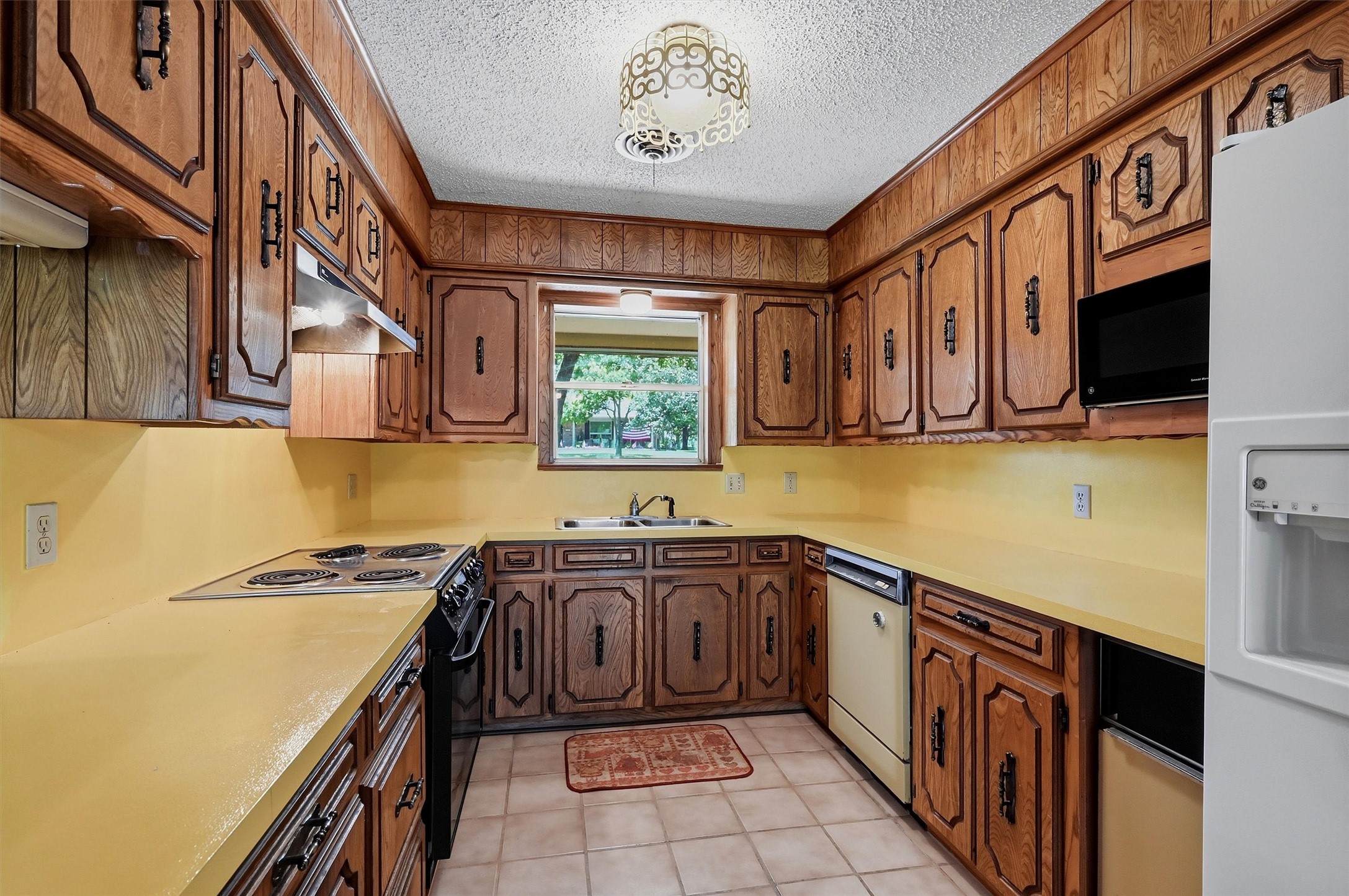 100 Mohican Trail
