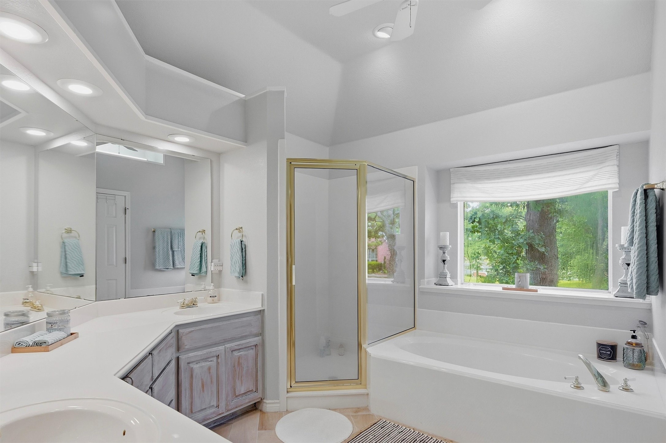 102 Mohawk Cove