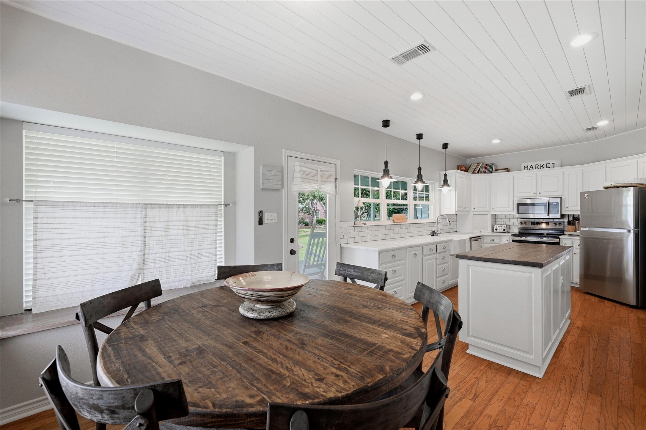 102 Mohawk Cove