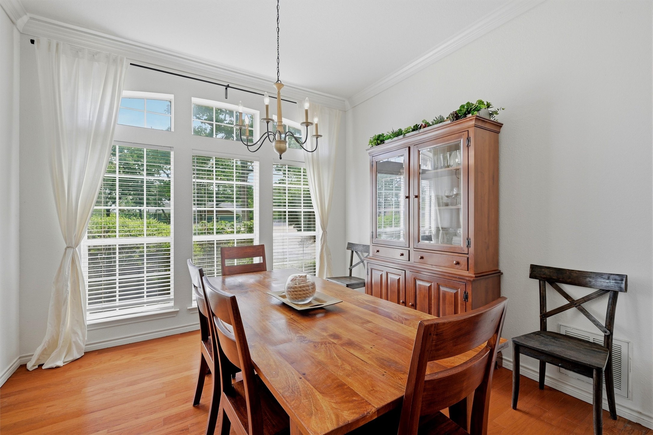 102 Mohawk Cove