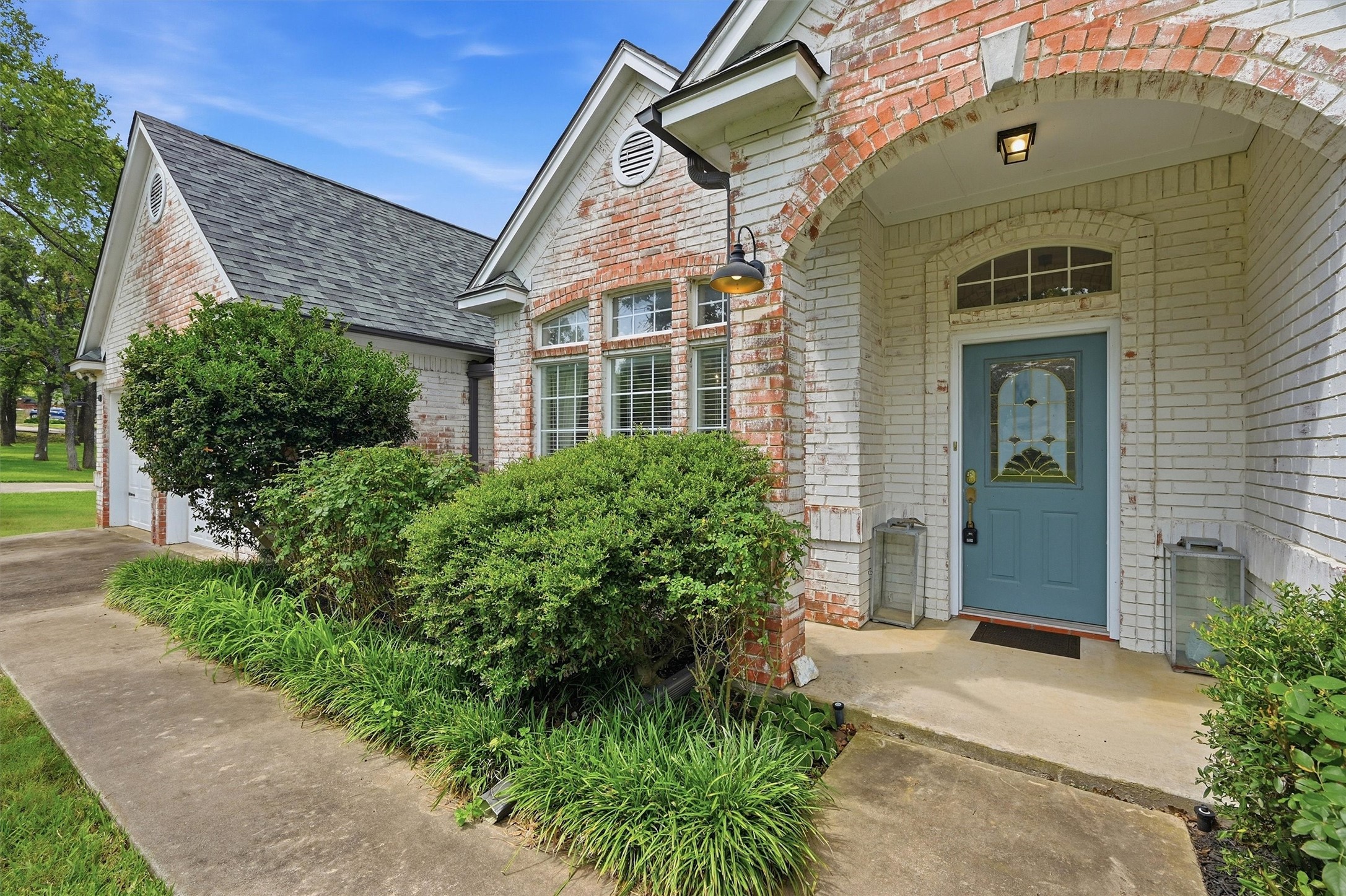 102 Mohawk Cove