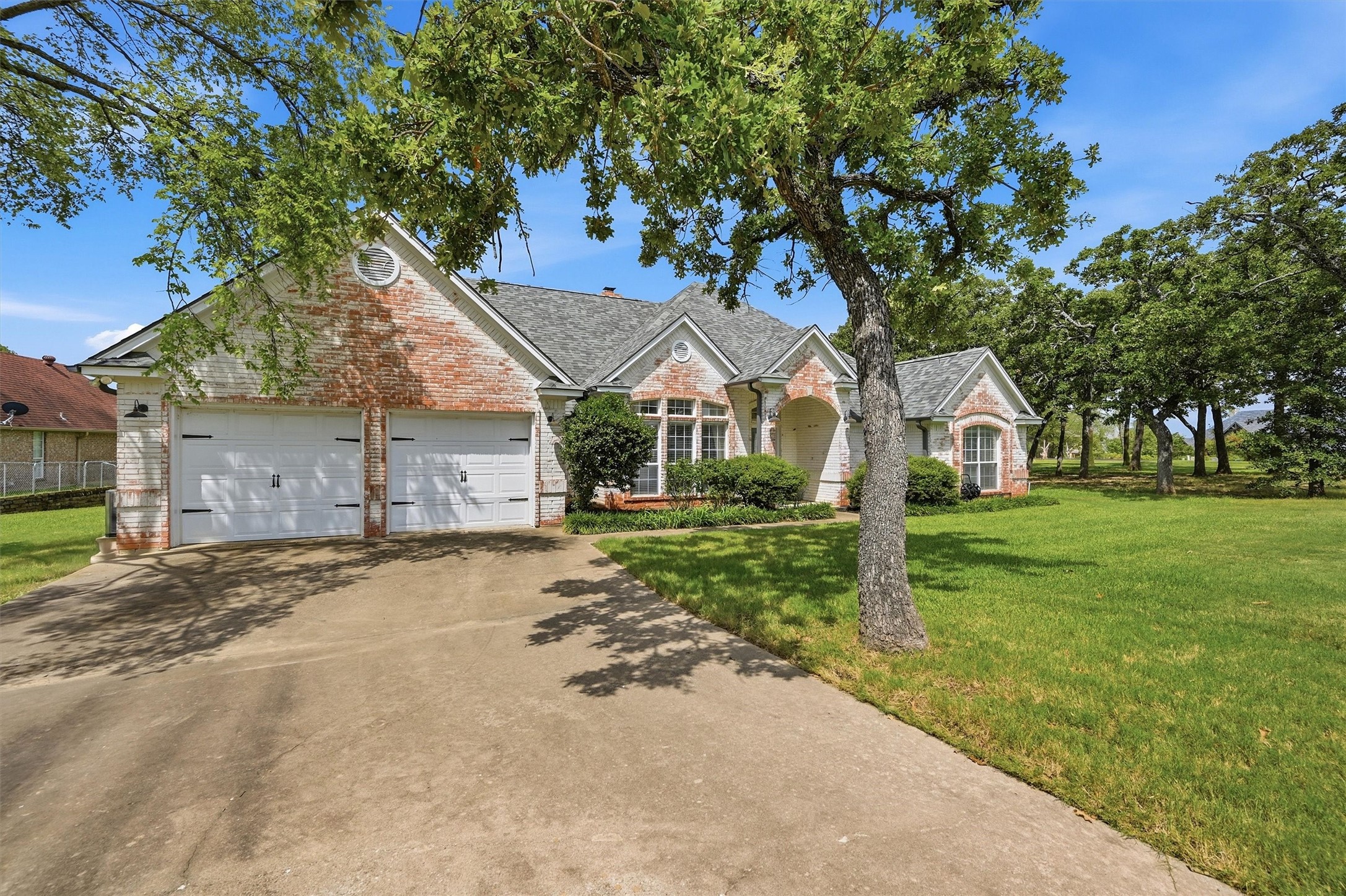 102 Mohawk Cove