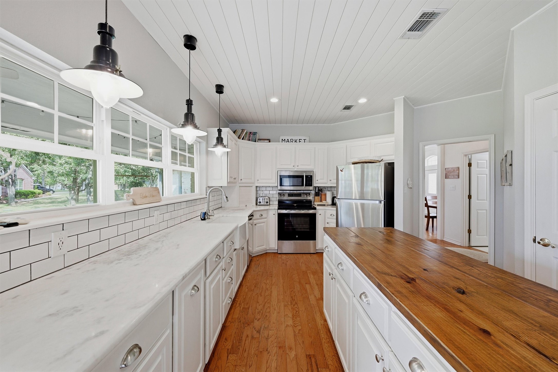 102 Mohawk Cove