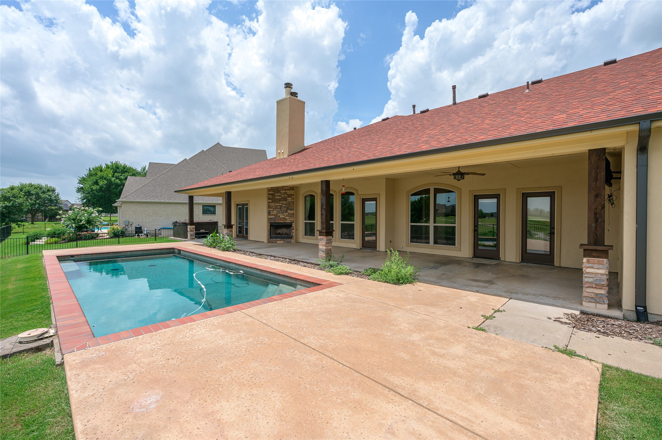 1200 Eagle Glen Pass