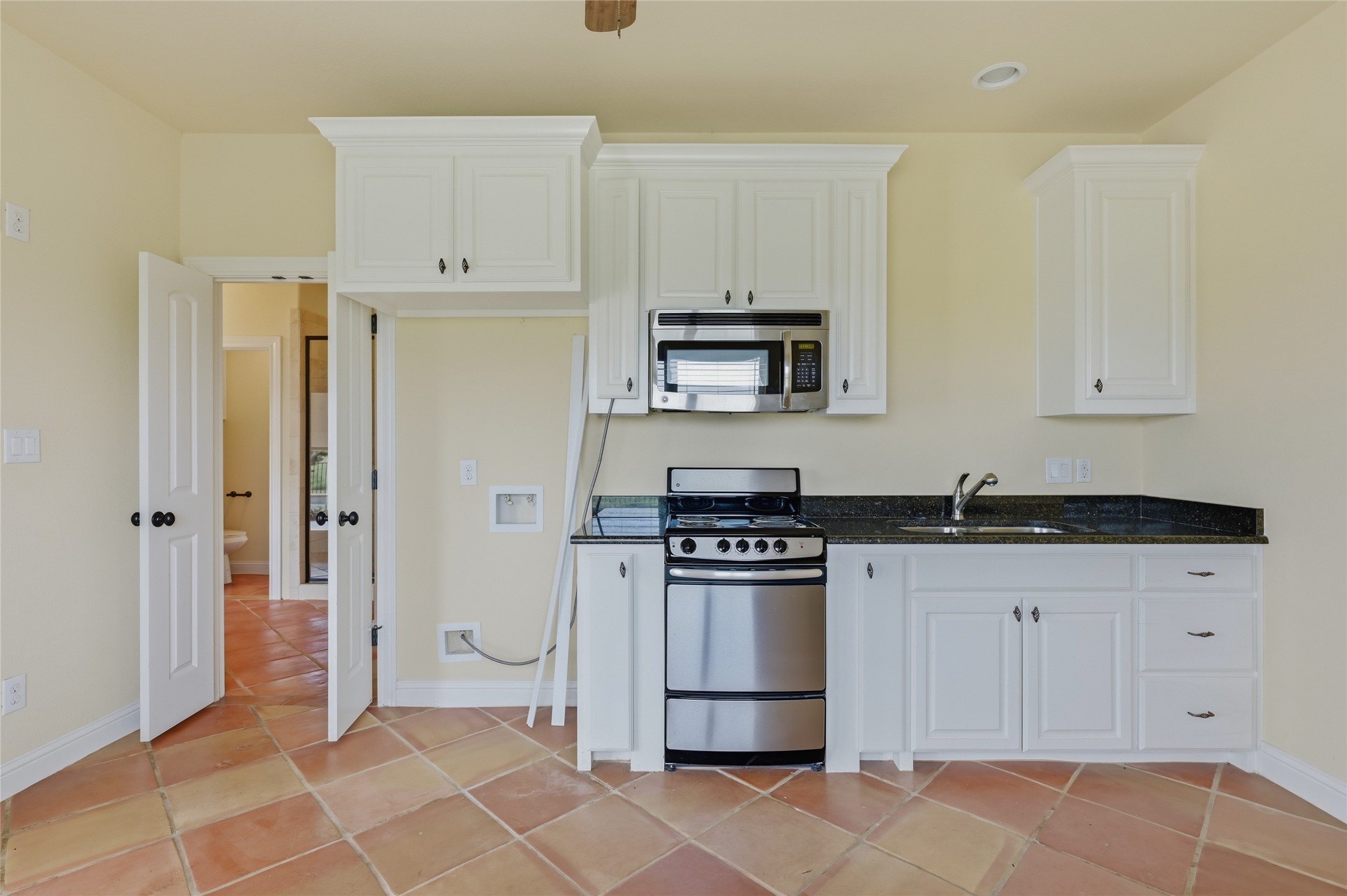 1200 Eagle Glen Pass