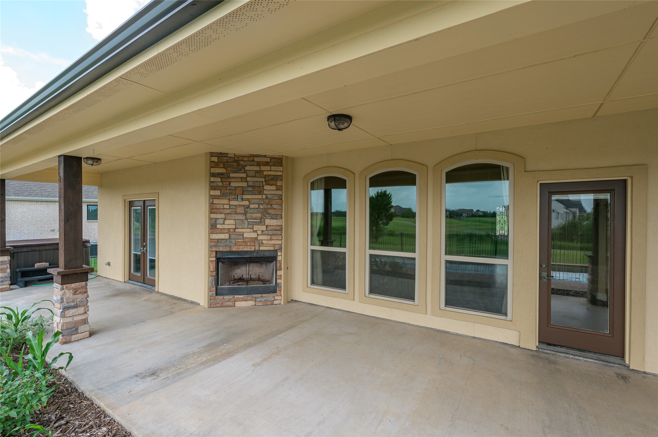 1200 Eagle Glen Pass