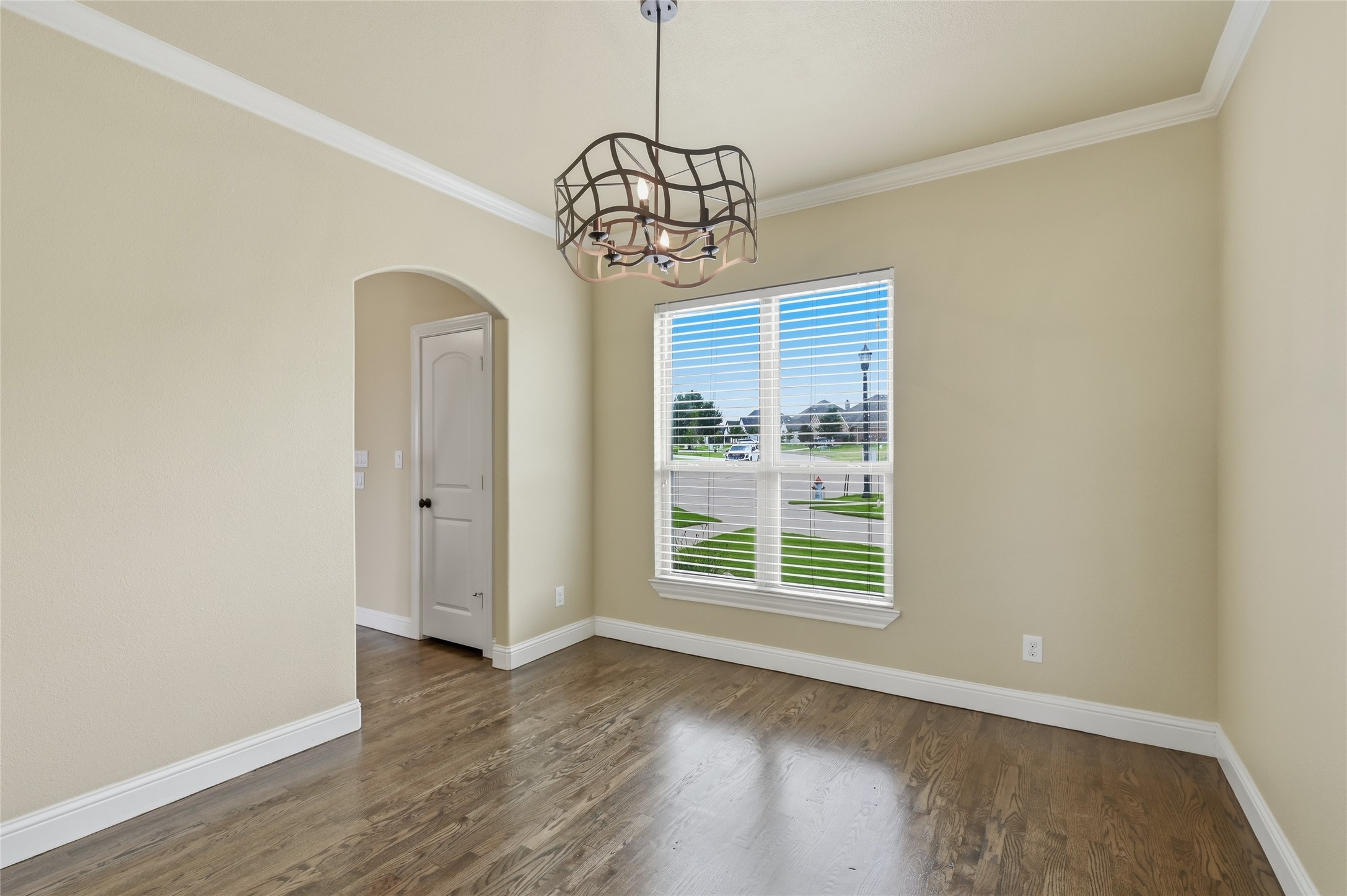 1200 Eagle Glen Pass