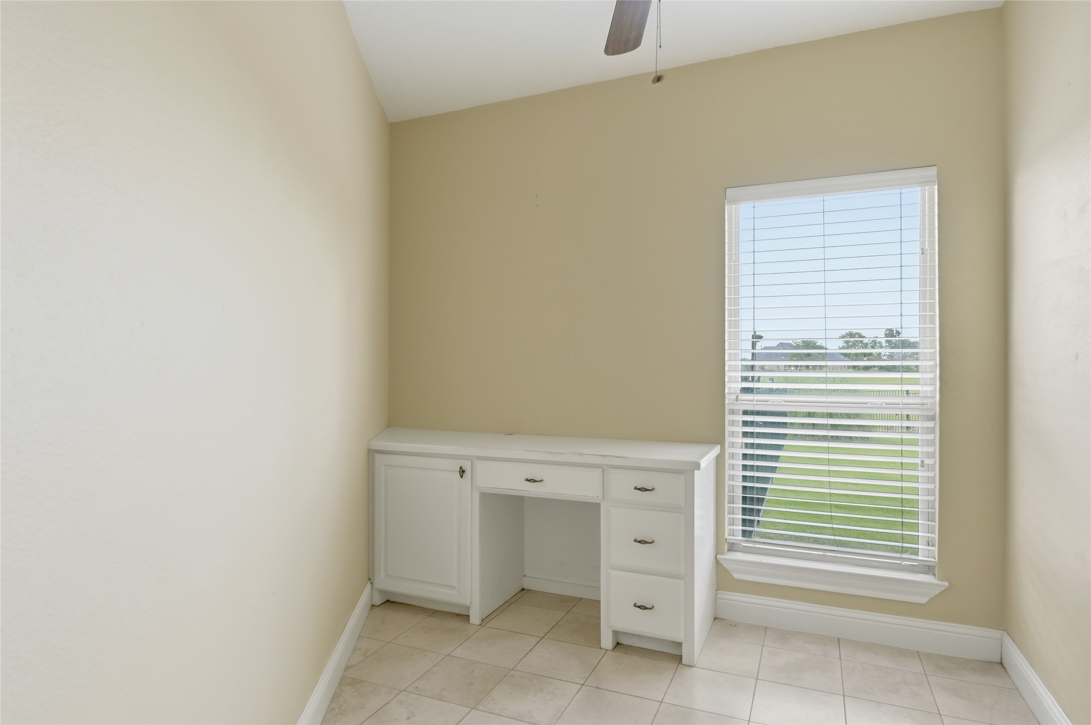 1200 Eagle Glen Pass