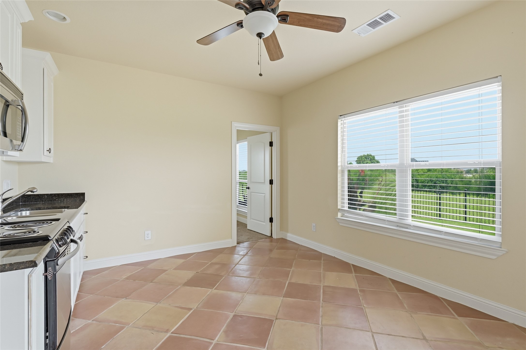 1200 Eagle Glen Pass