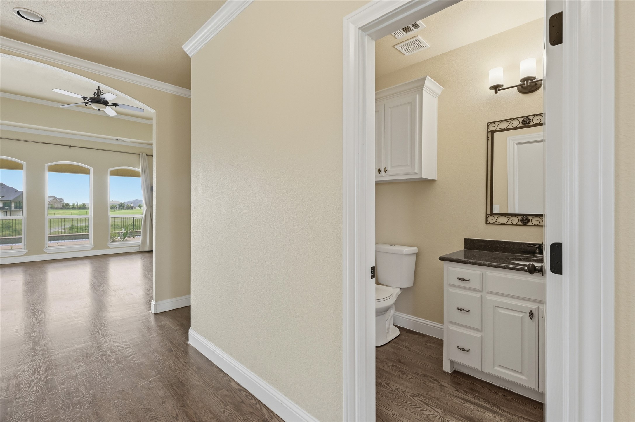 1200 Eagle Glen Pass