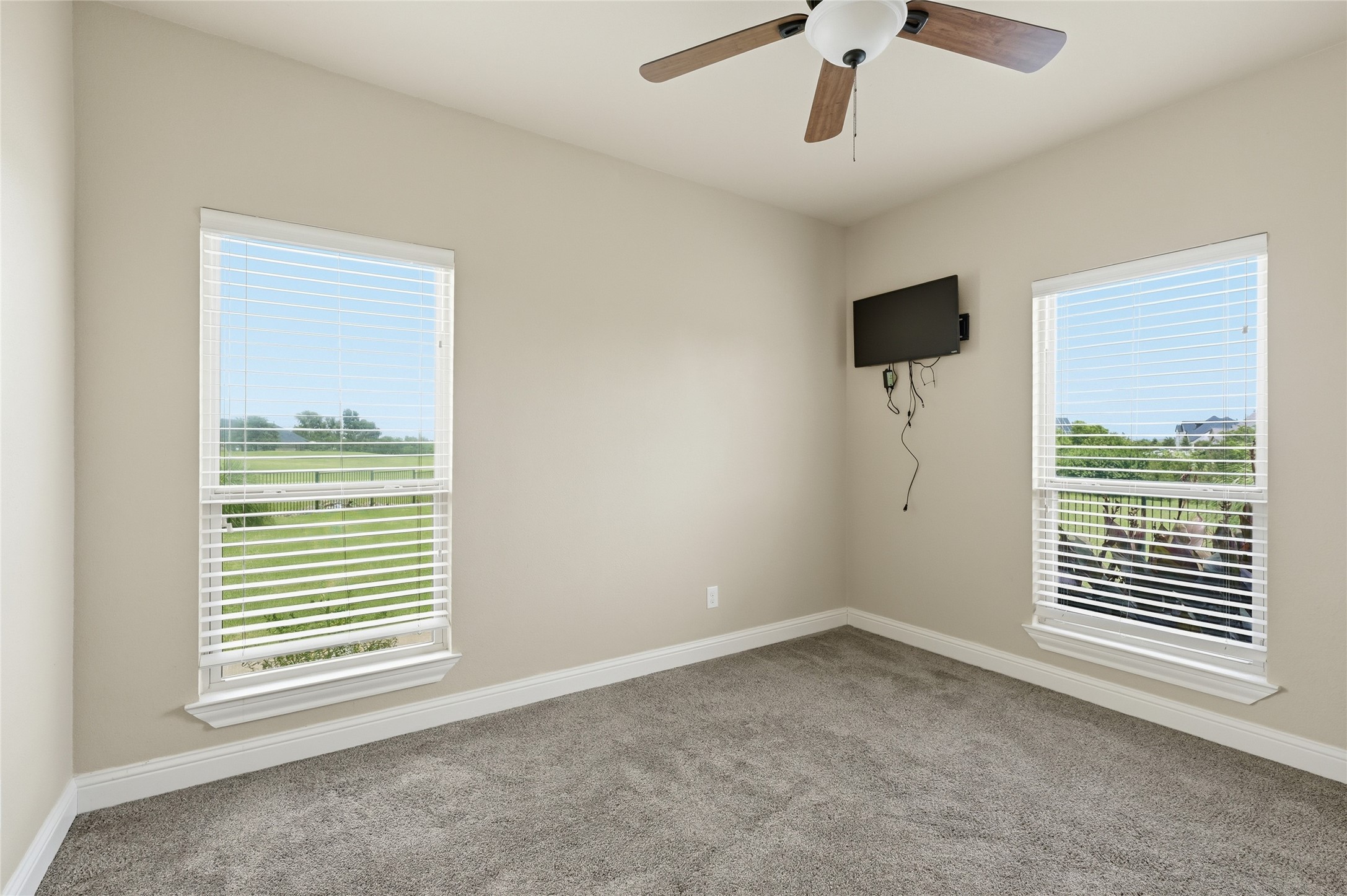 1200 Eagle Glen Pass