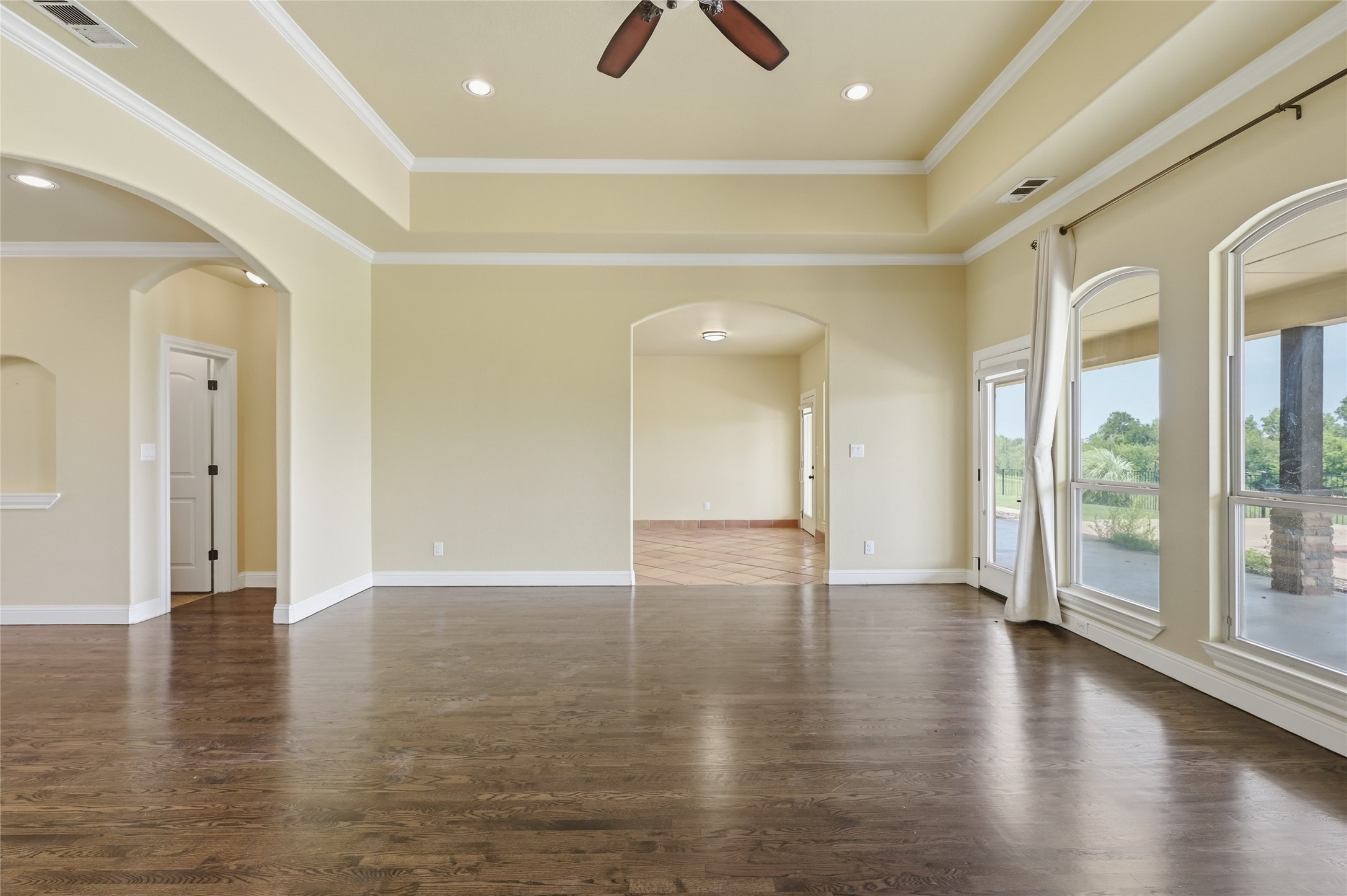 1200 Eagle Glen Pass