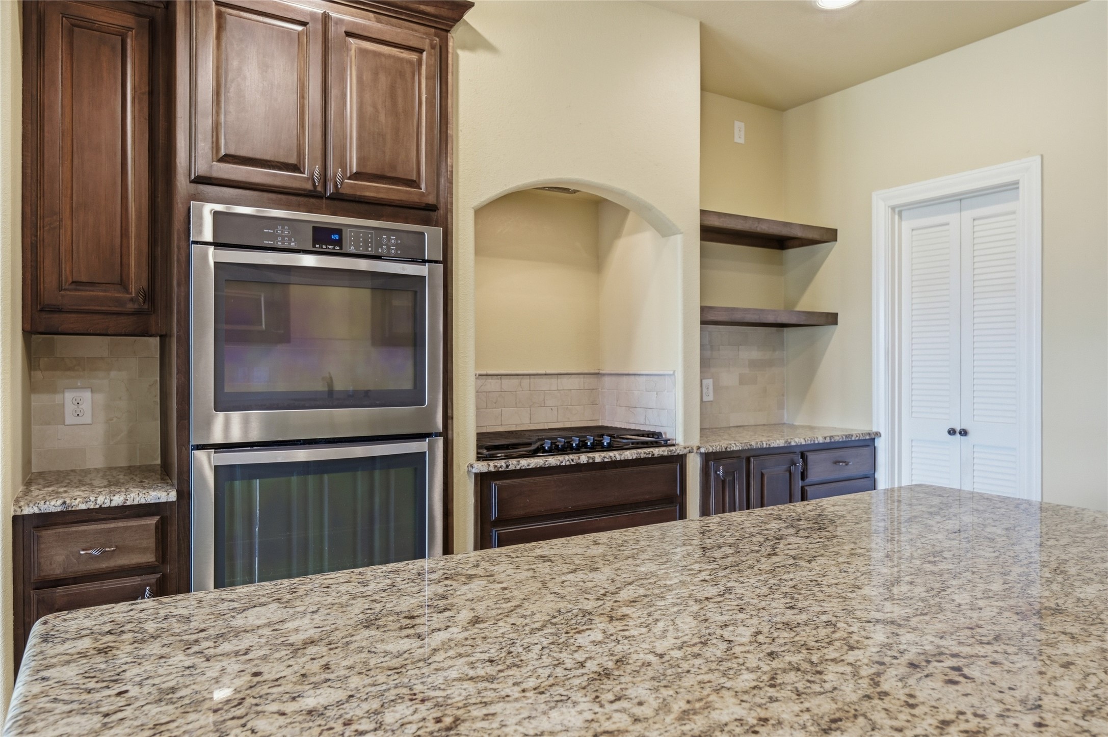 1200 Eagle Glen Pass