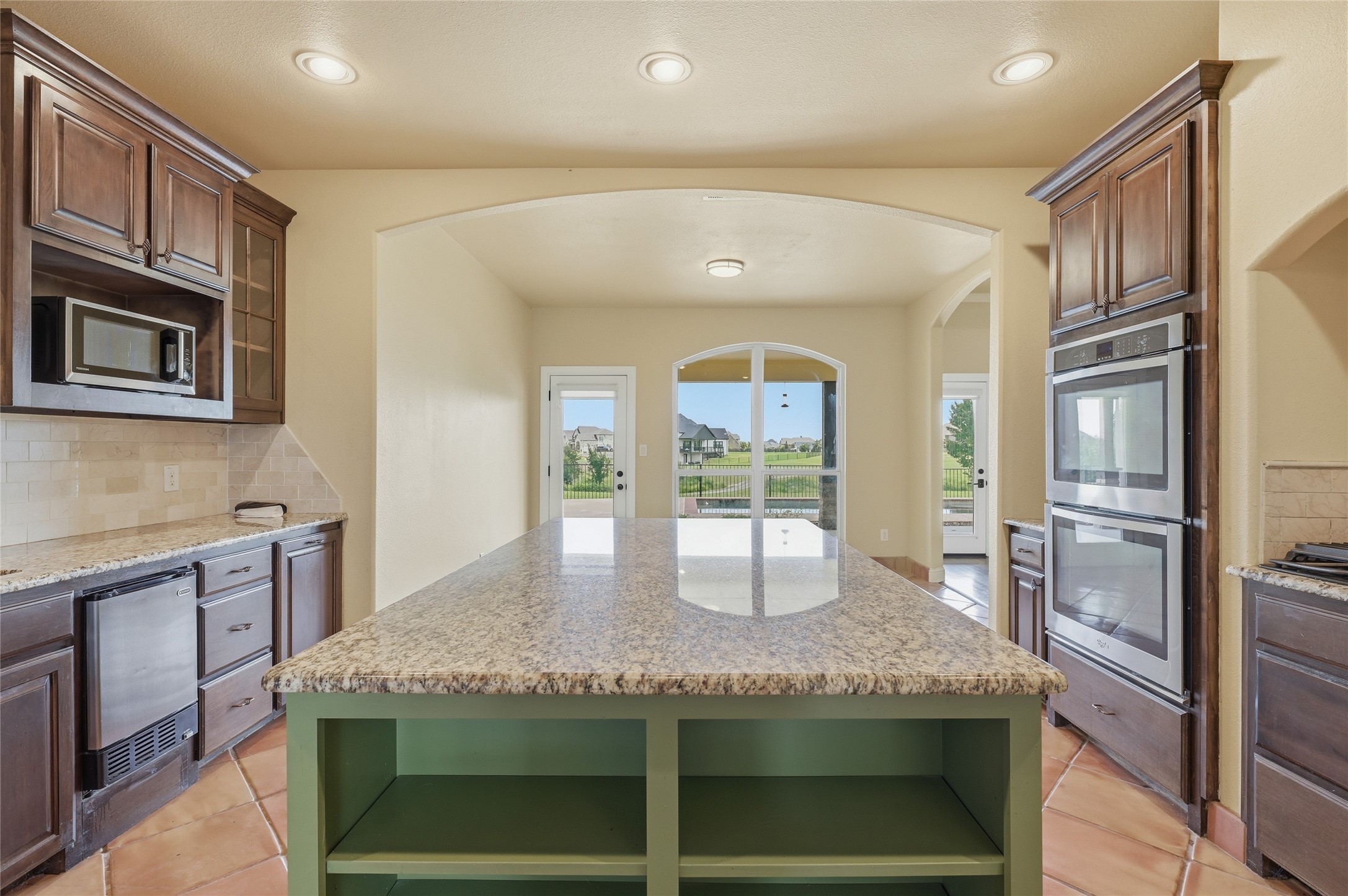 1200 Eagle Glen Pass