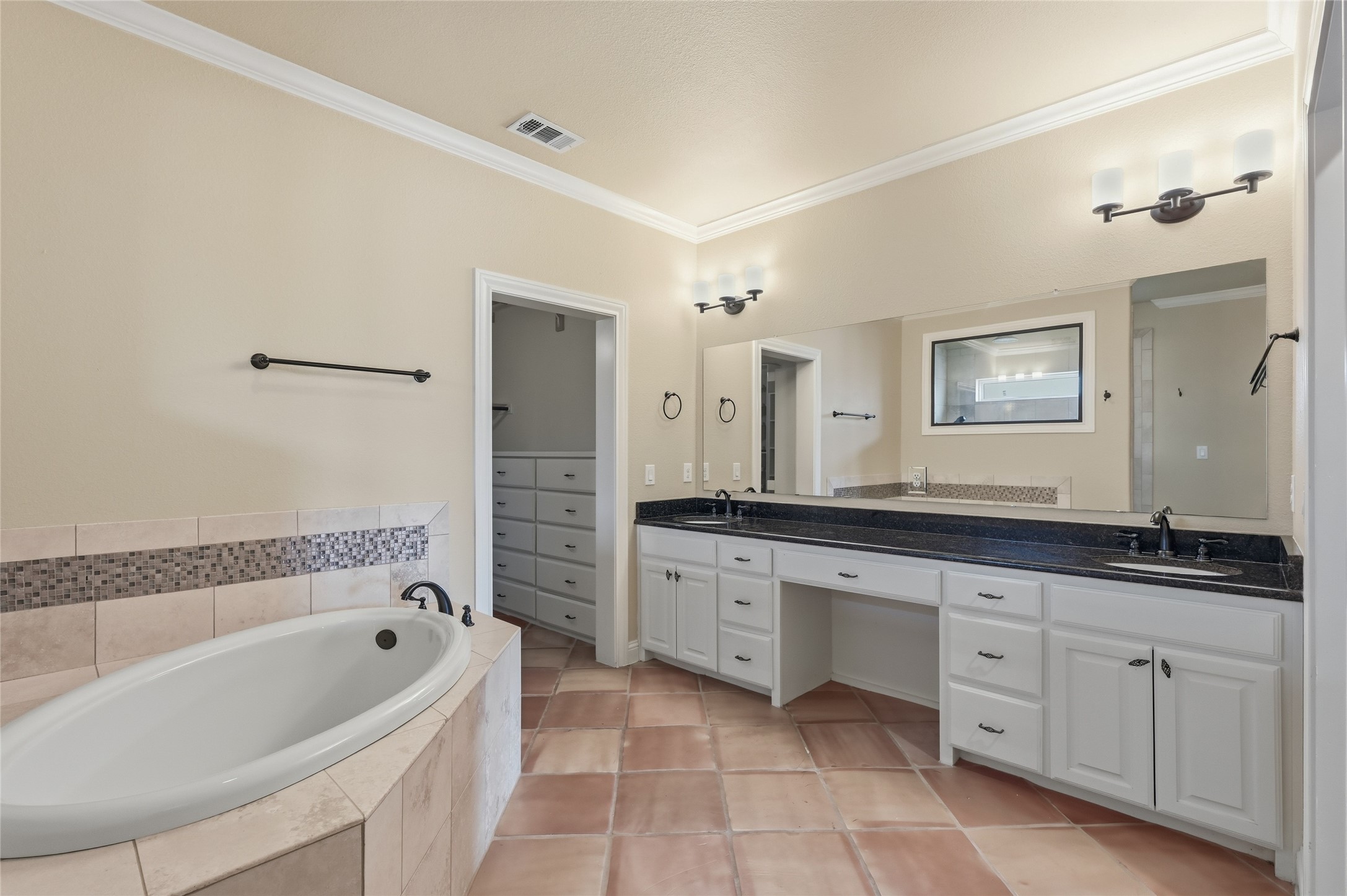 1200 Eagle Glen Pass