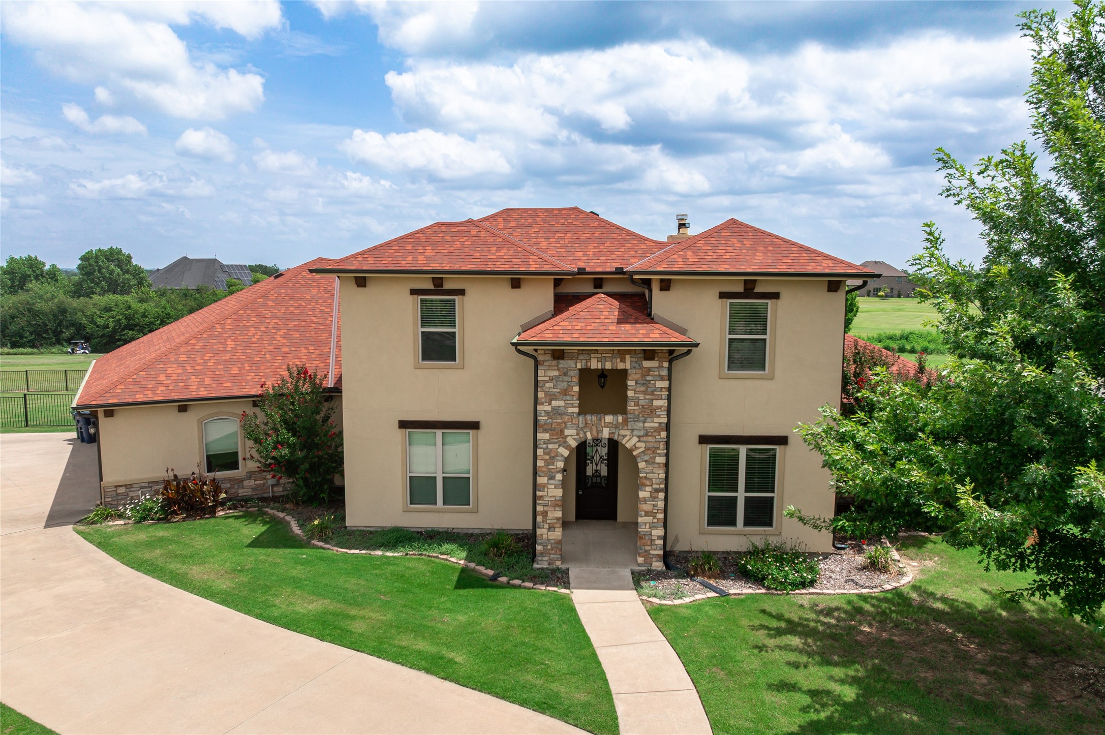 1200 Eagle Glen Pass