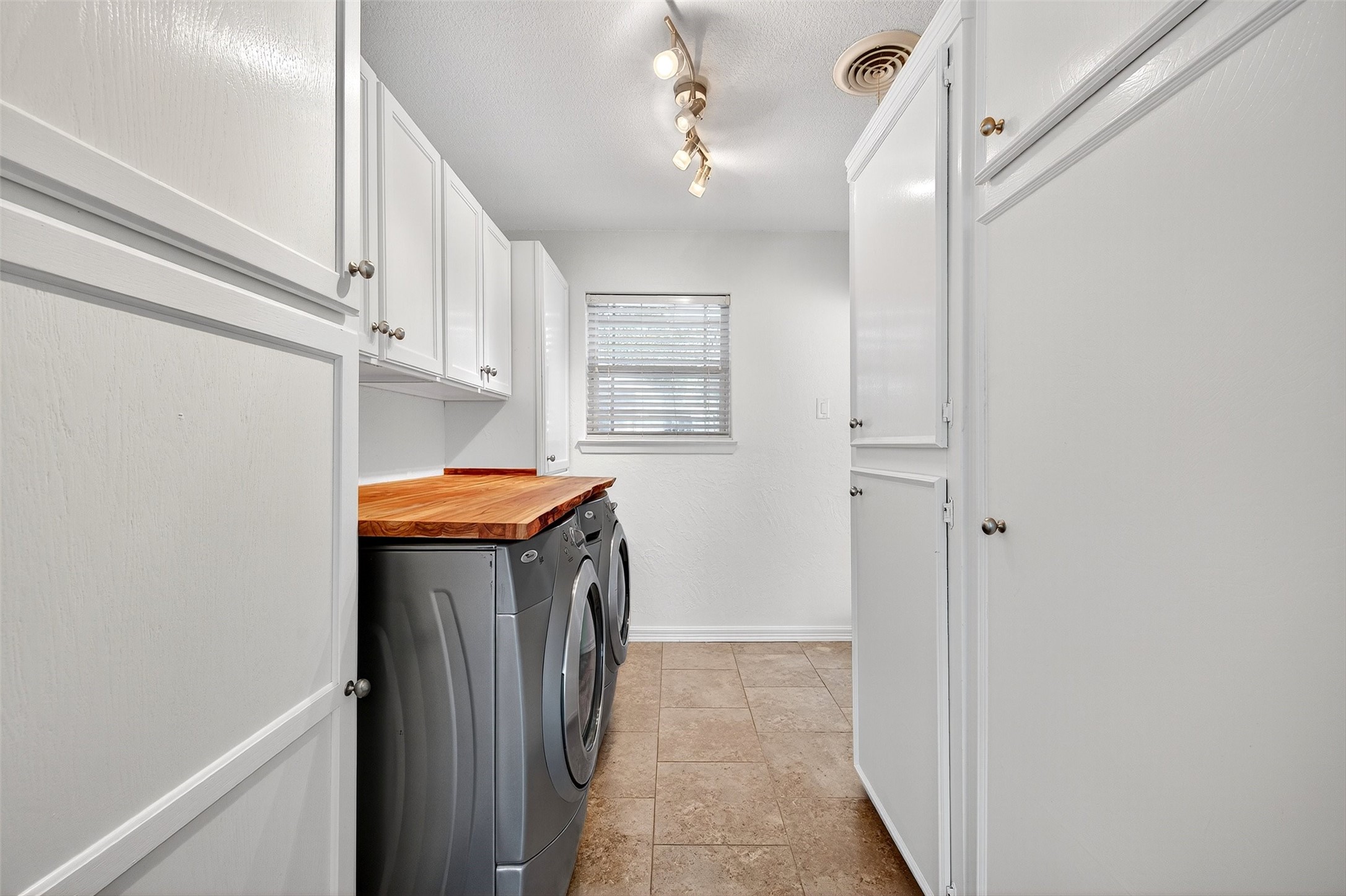 100 Kiowa Drive S