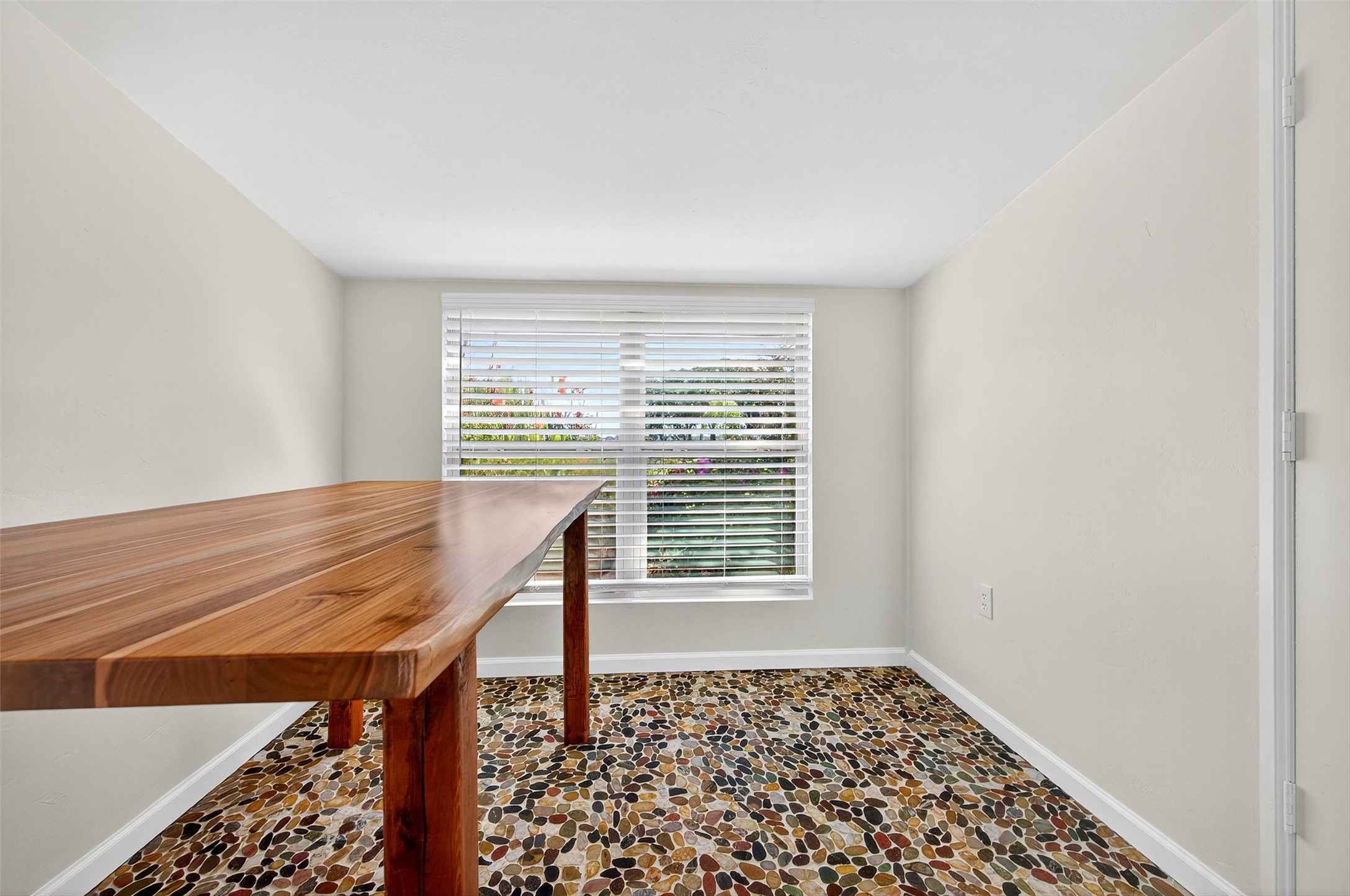 100 Kiowa Drive S