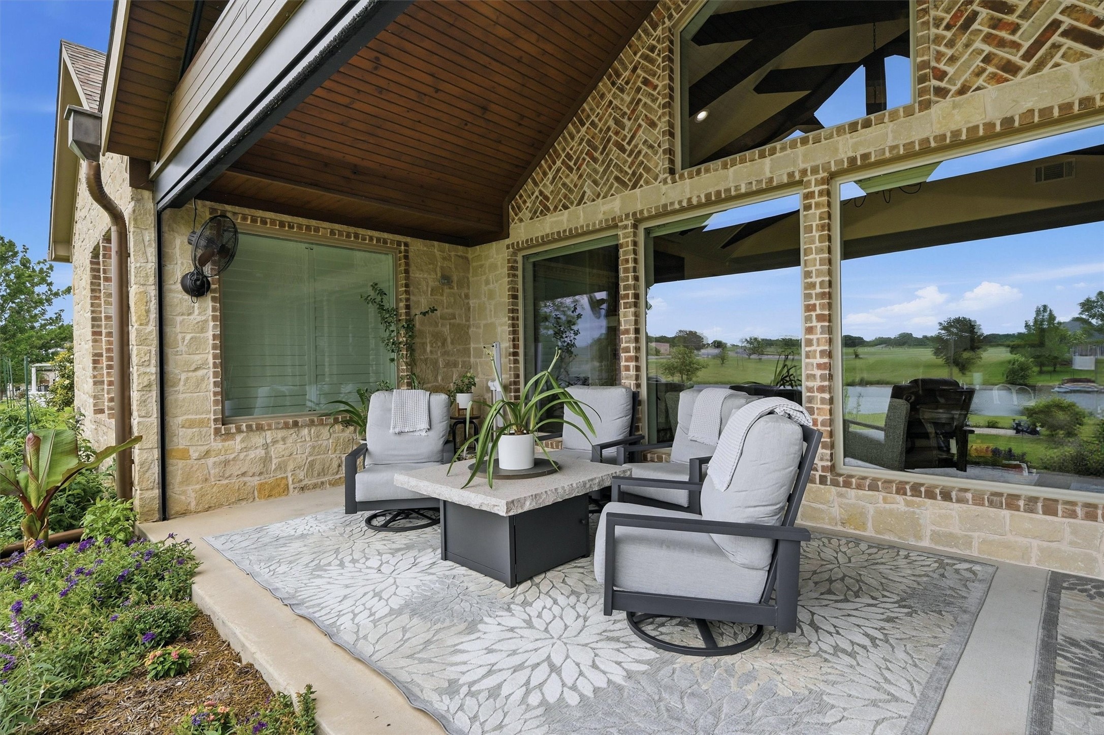 613 Kiowa Drive W