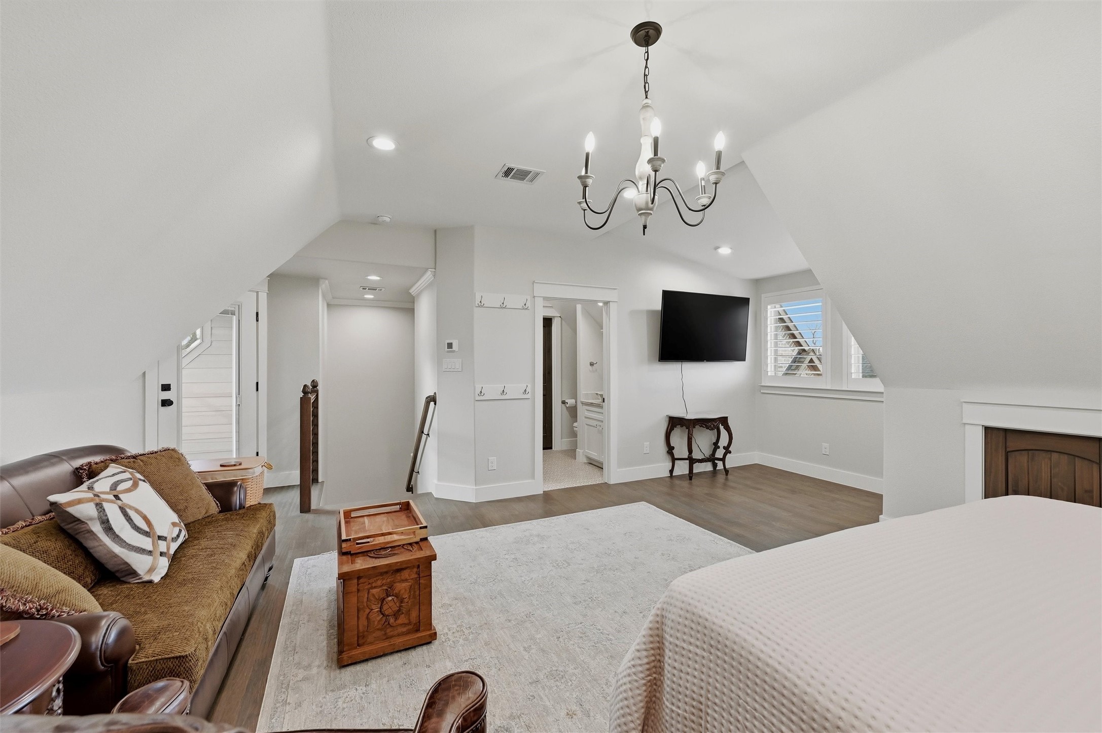 613 Kiowa Drive W