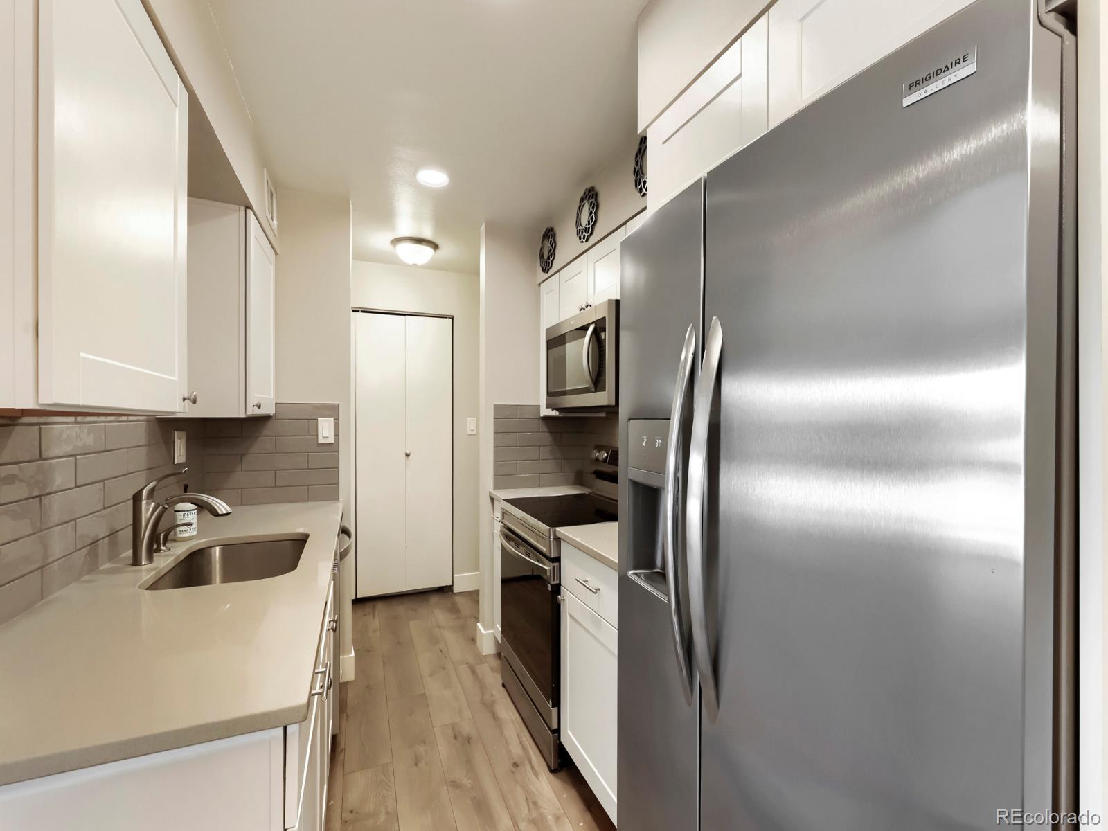 190 E Highline Circle Unit: 202