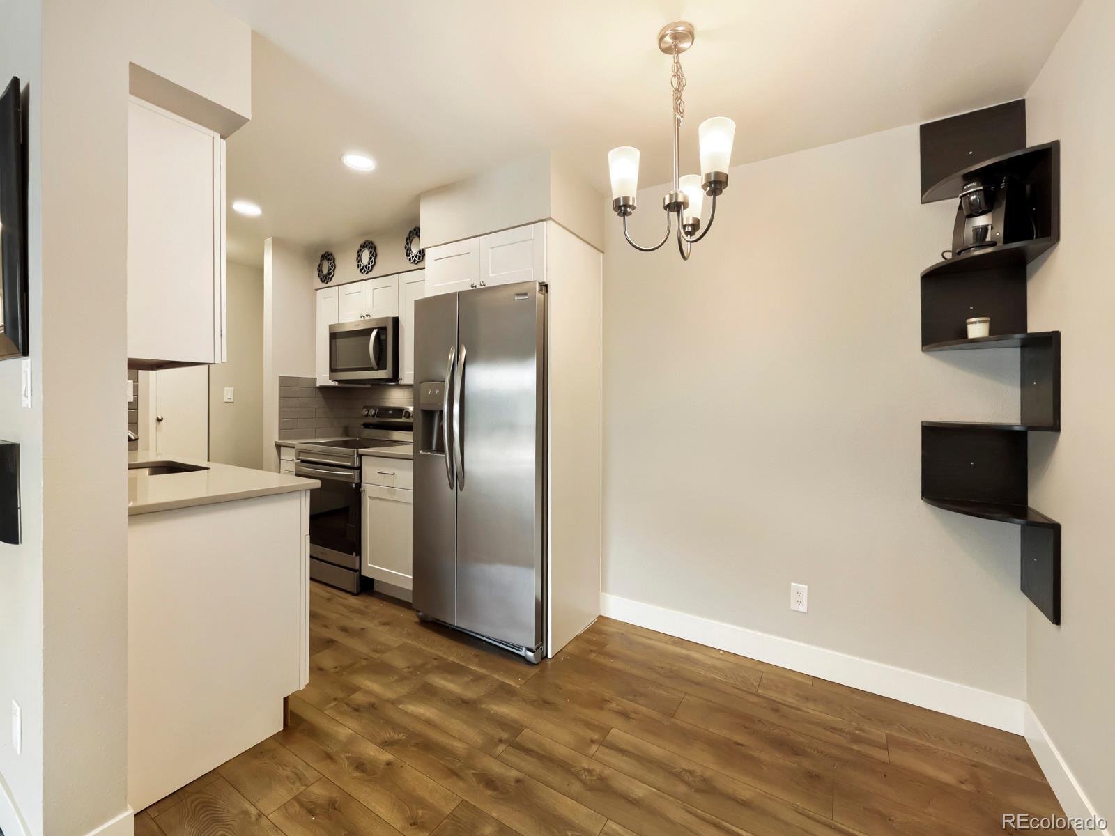 190 E Highline Circle Unit: 202