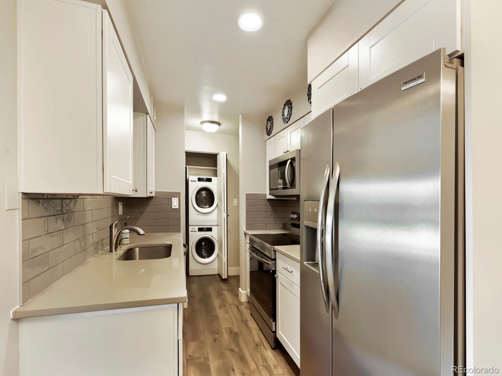 190 E Highline Circle Unit: 202