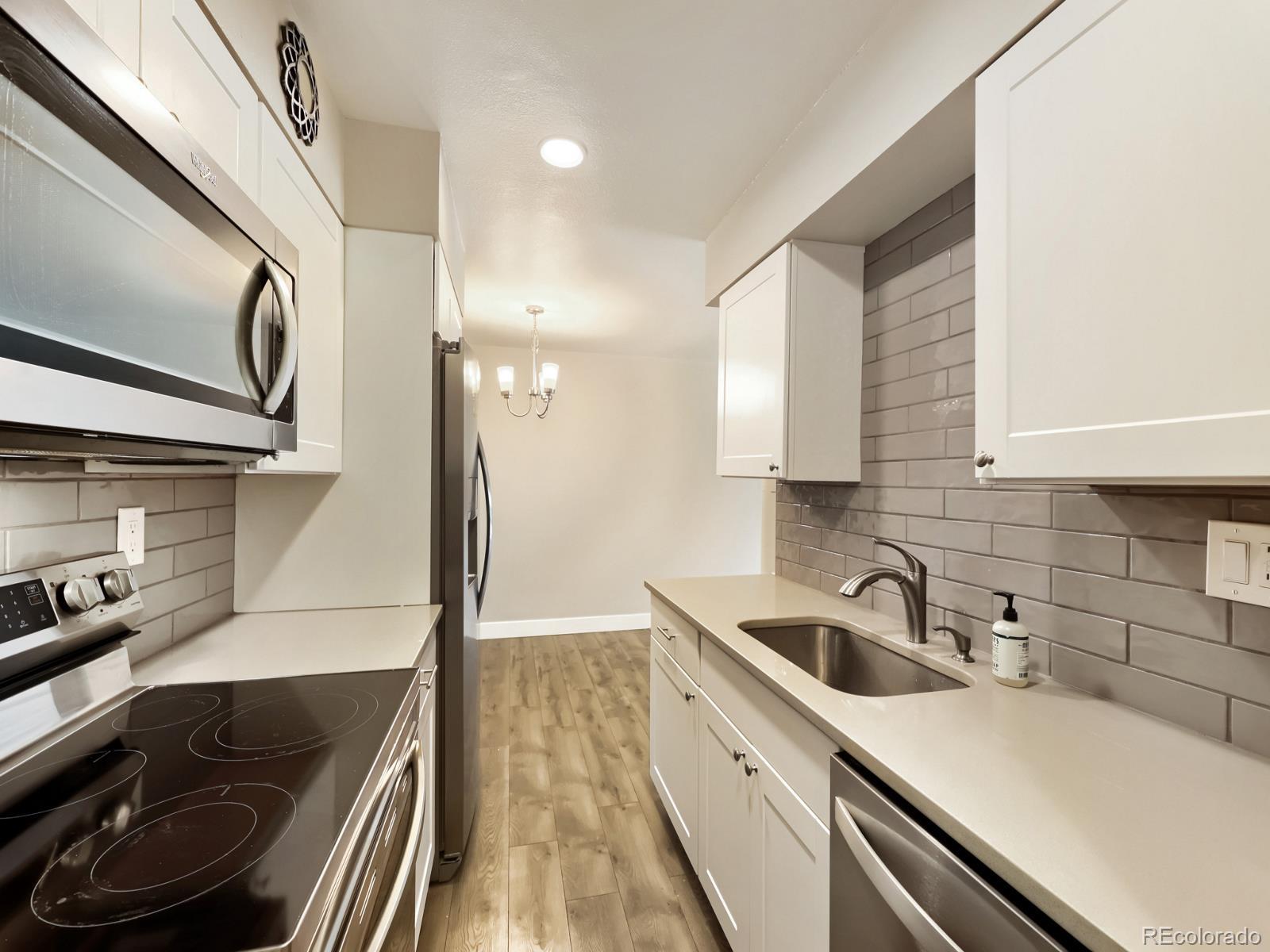 190 E Highline Circle Unit: 202