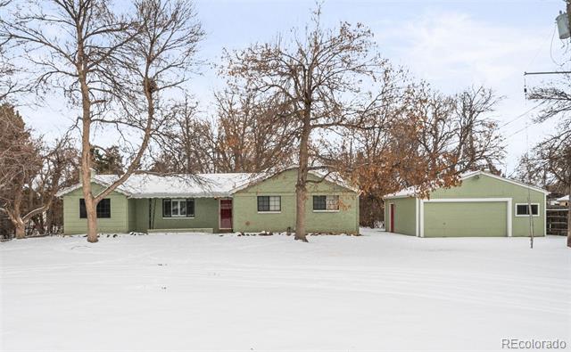 1876 S Chester Circle