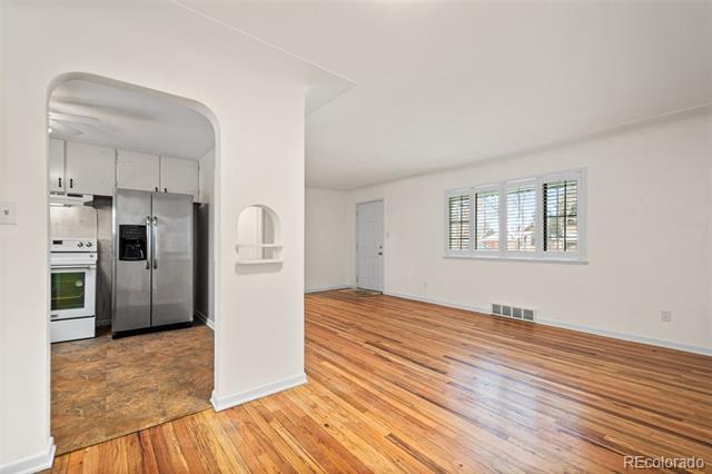 1876 S Chester Circle