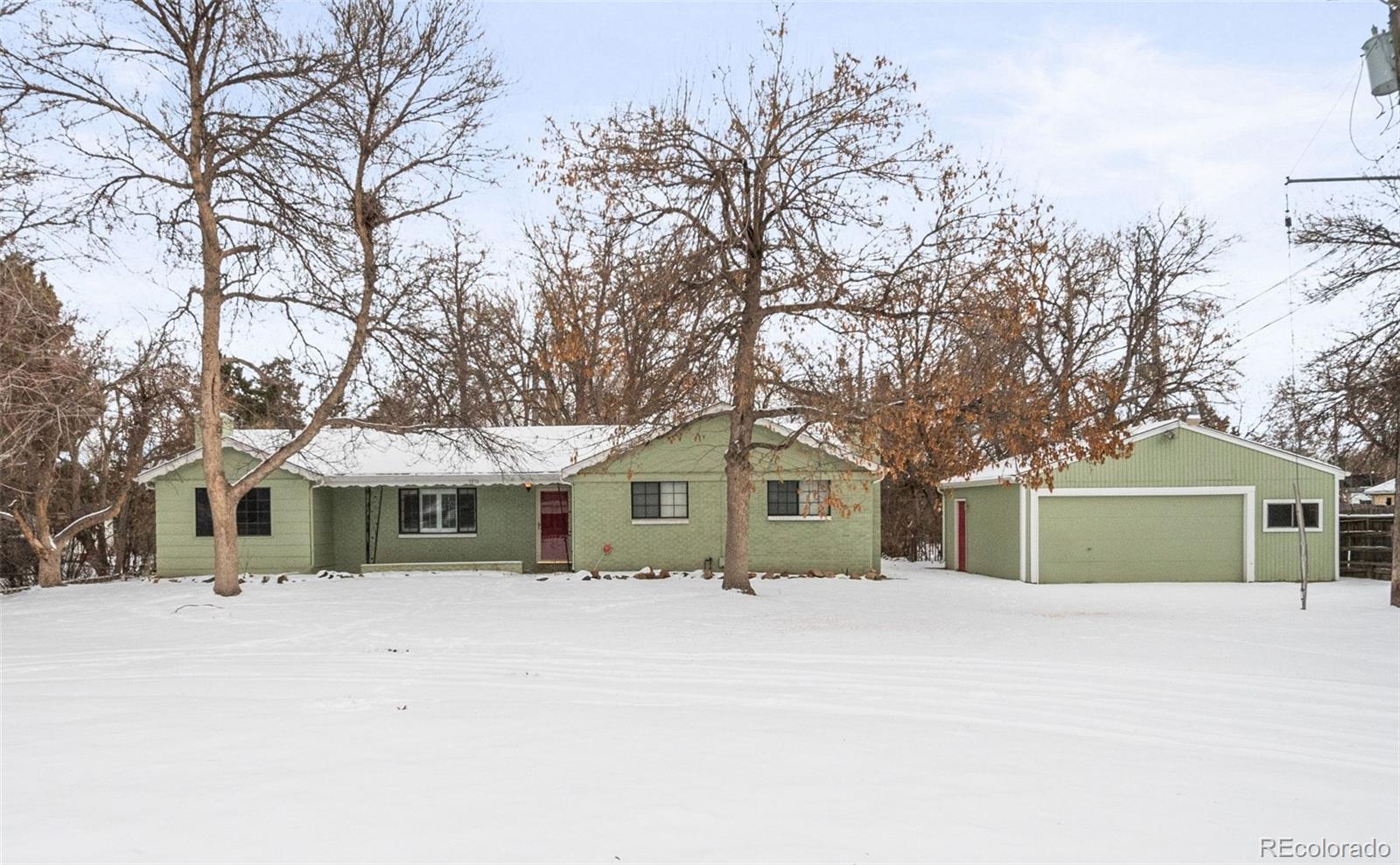 1876 S Chester Circle